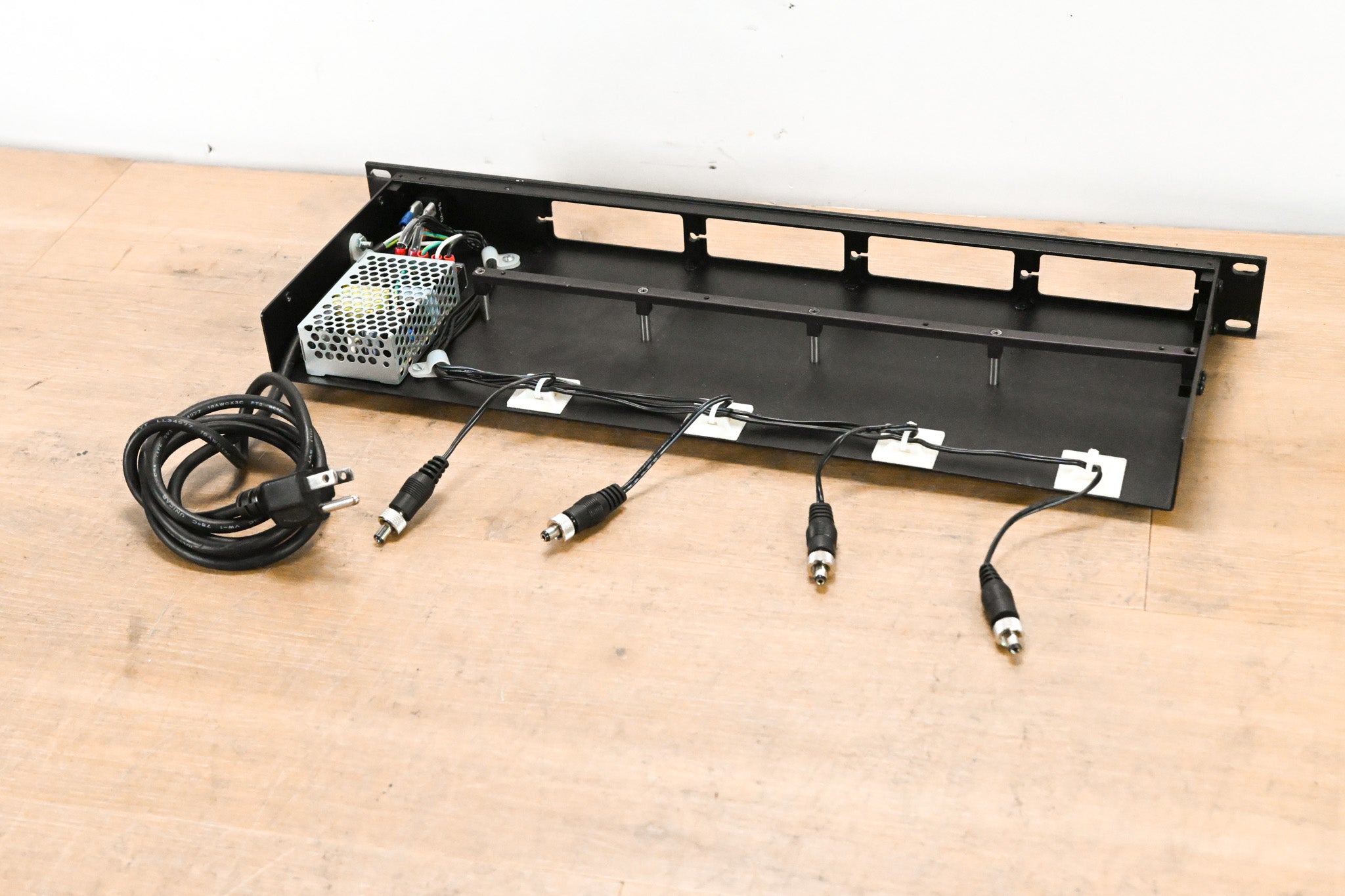 Lectrosonics RMP195 Four Bay Rackmount w/ Mean Well RS-25-15 PSU