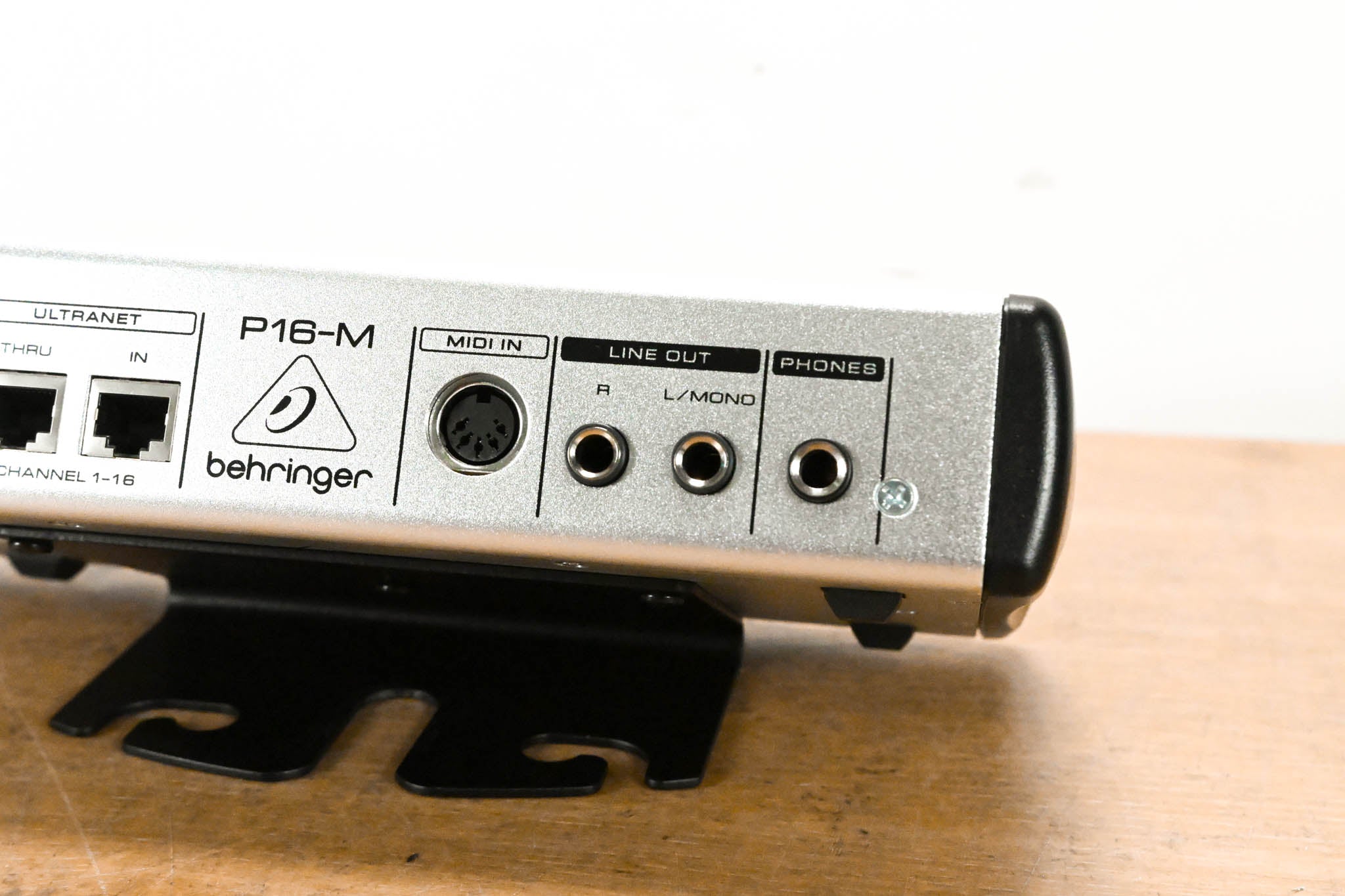 Behringer Powerplay P16-M 16-Channel Digital Personal Mixer