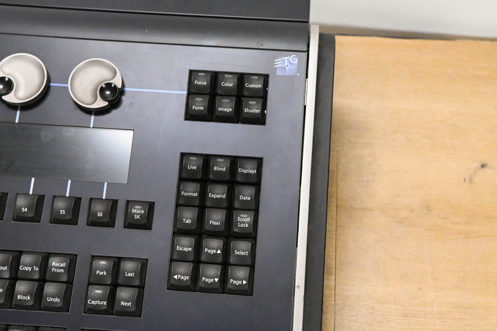 ETC ION 1000 Lighting Console