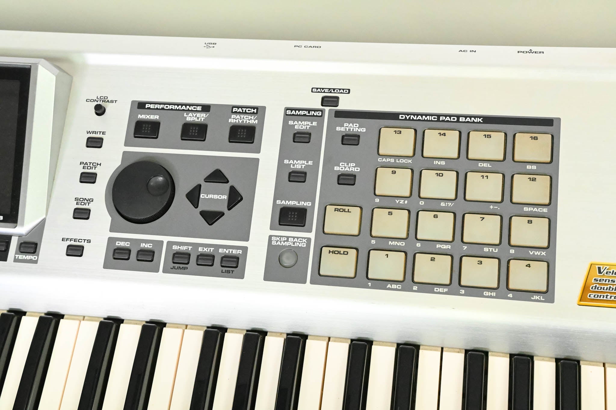 Roland Fantom-X7 76-Key Keyboard Workstation with Gator Case CG01JZ2