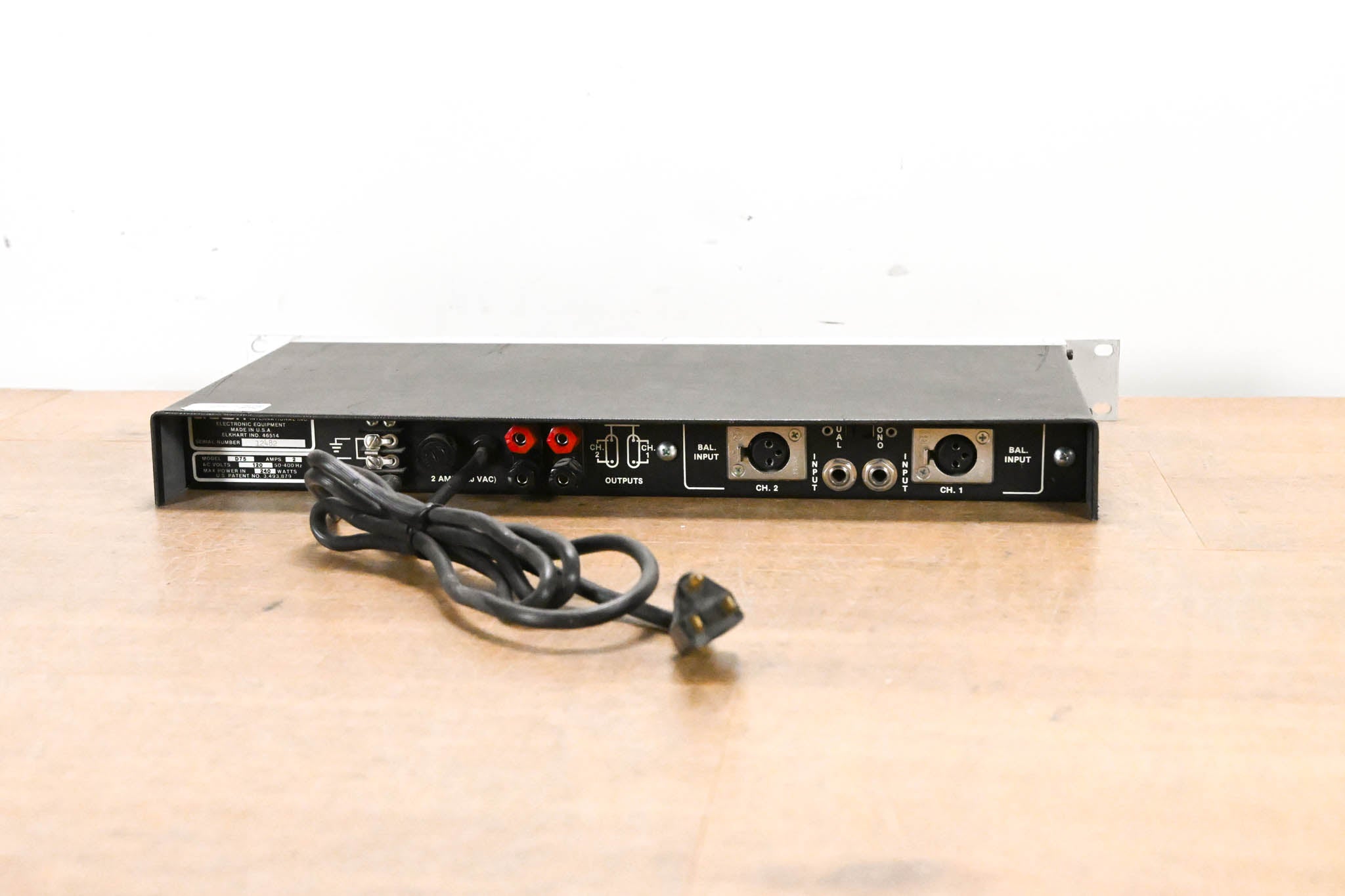 Crown D-75 2-Channel Power Amplifier