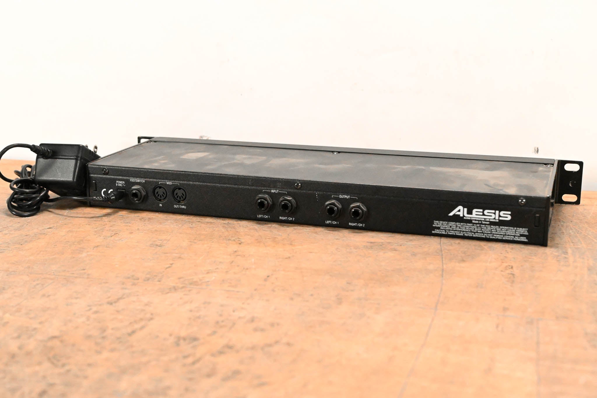 Alesis MidiVerb 4 Dual-Channel Parallel Multi-Effects Processor