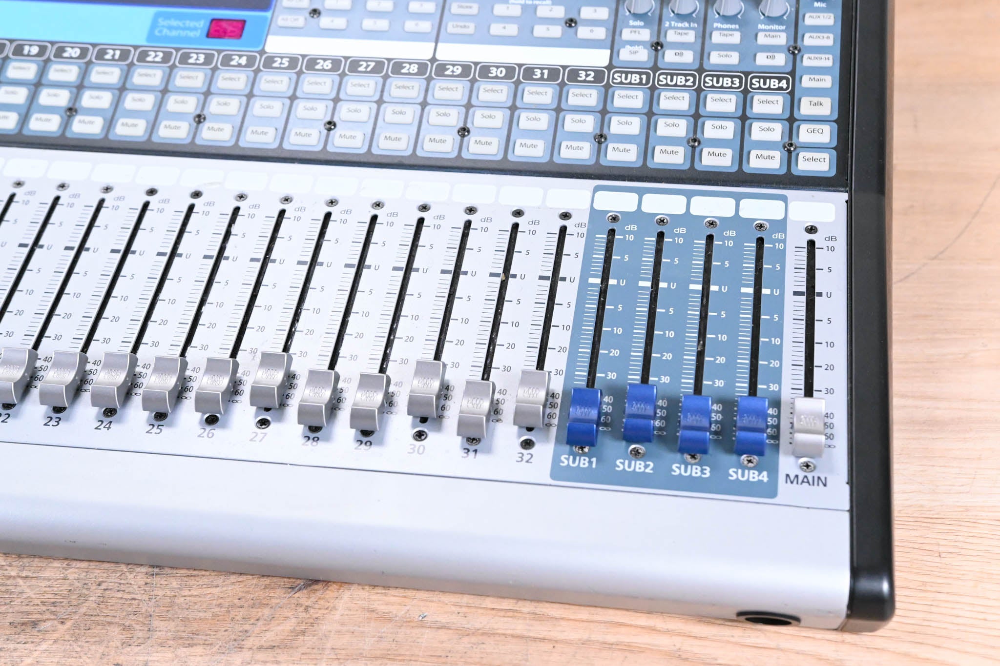 PreSonus StudioLive 32.4.2AI 32-Channel Digital Mixer