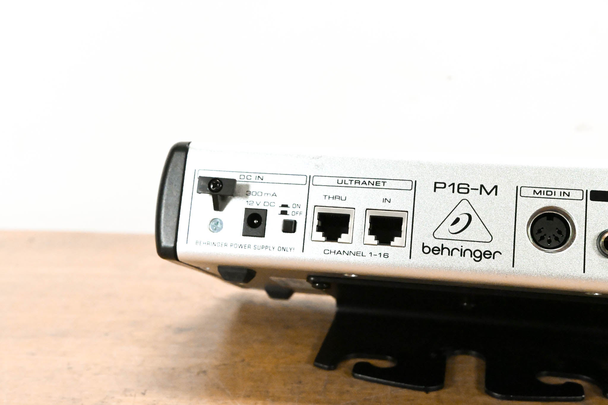 Behringer Powerplay P16-M 16-Channel Digital Personal Mixer