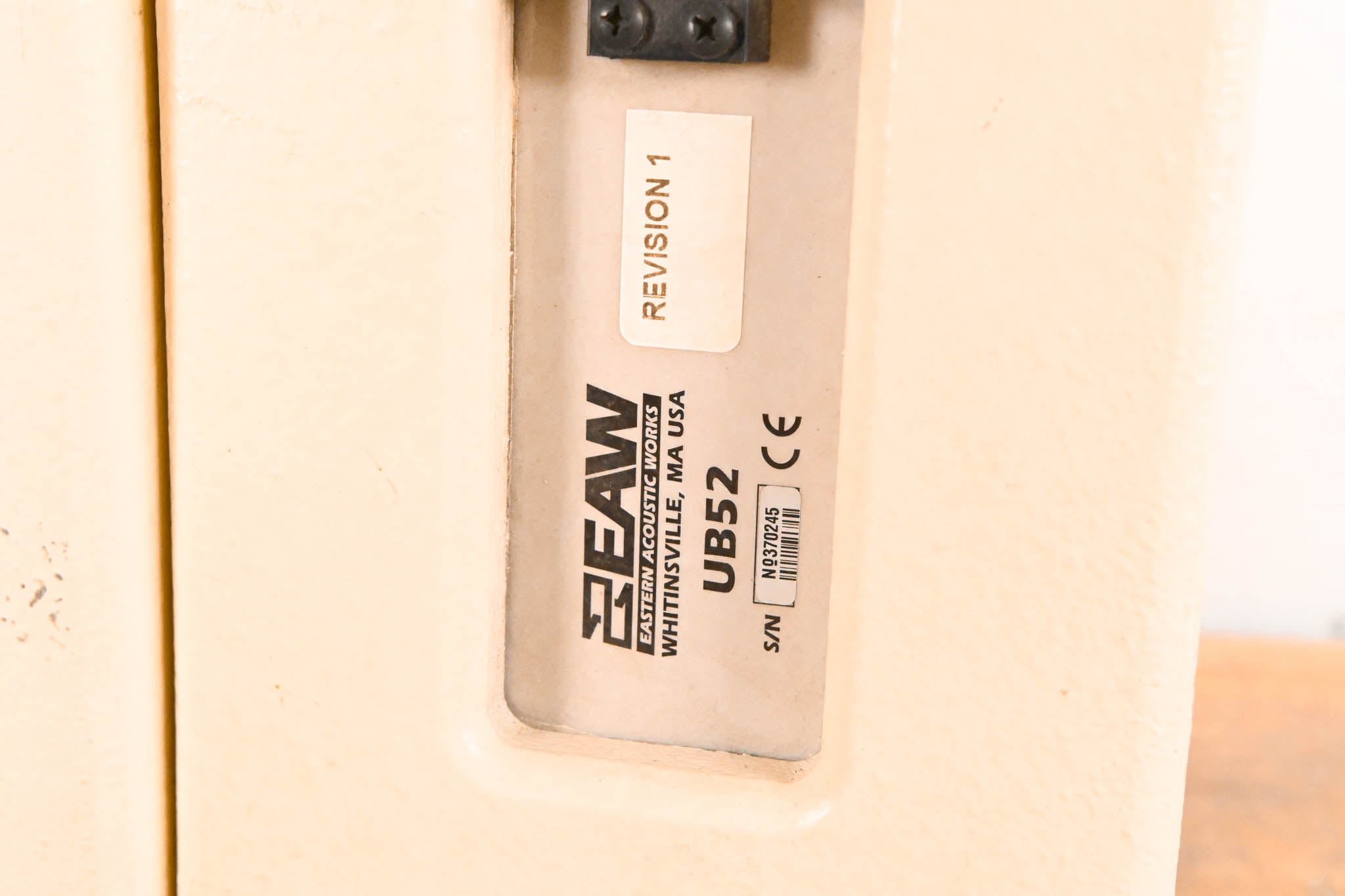 EAW UB52 Two-Way Full-Range Loudspeaker (PAIR)