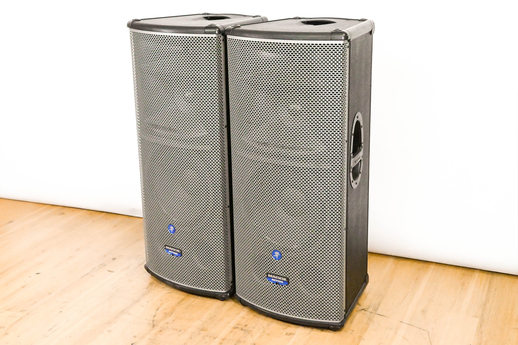 Mackie SA1530z 3-Way 15" Active HD Professional Speaker (PAIR)