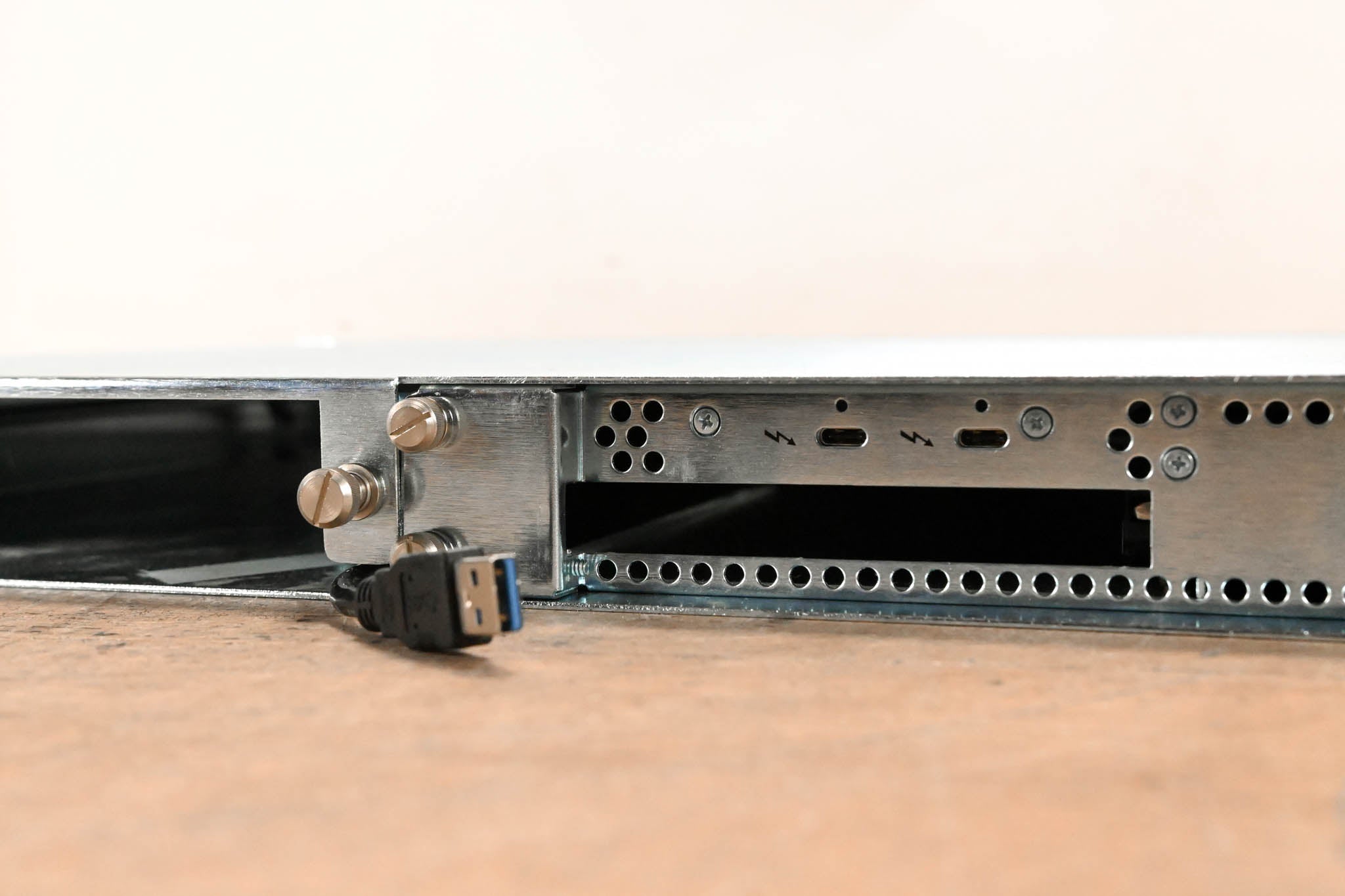 AVID Pro Tools | HDX Thunderbolt 3 Rackmount Chassis