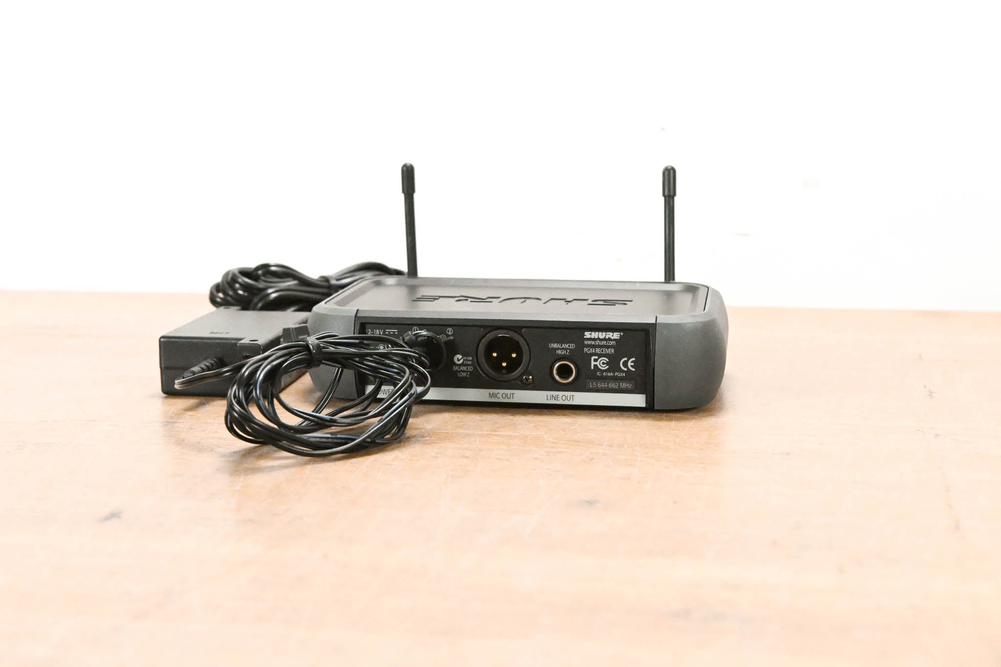 Shure PGX24/BETA58A Handheld Wireless System - L5 Band: 644-662 MHz
