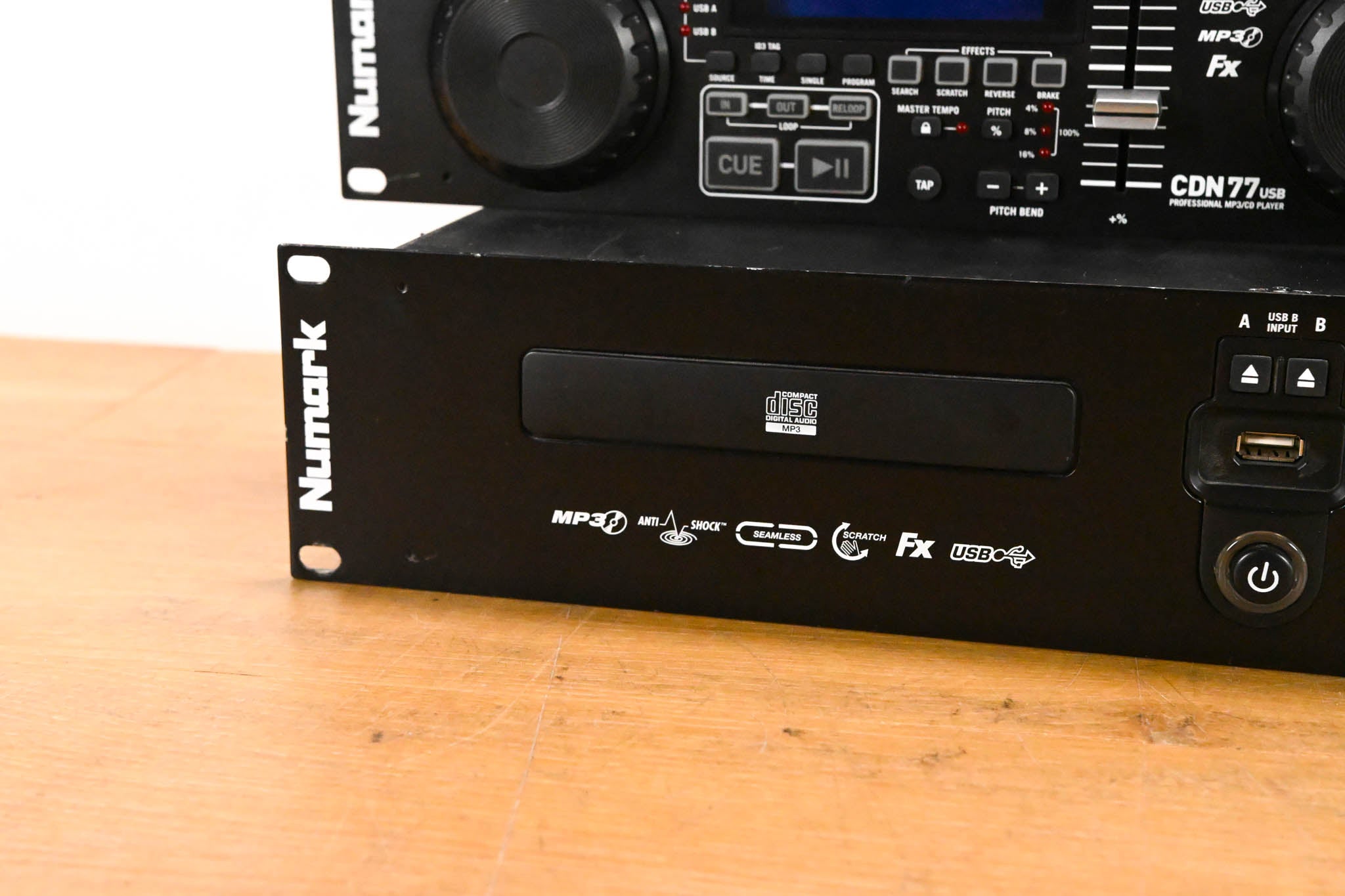 Numark CDN77USB Professional MP3 USB/CD Player with Controller