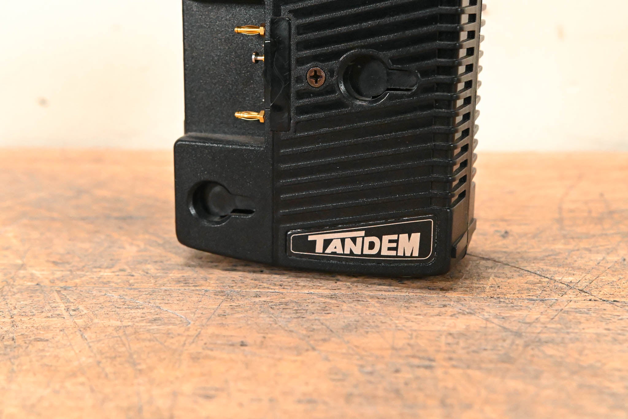 Anton Bauer Tandem-70 On-Camera AC Power/Charger