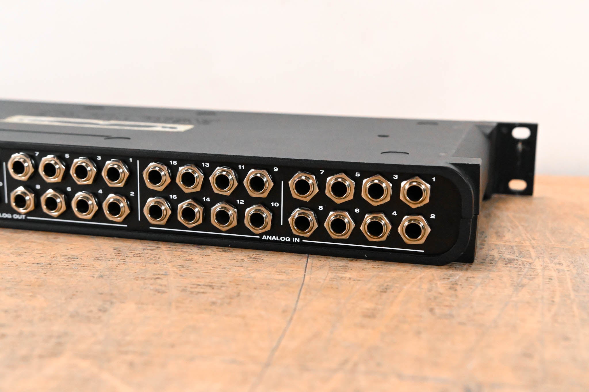 MOTU 16A 32x32 Thunderbolt / USB 2.0 Audio Interface with AVB