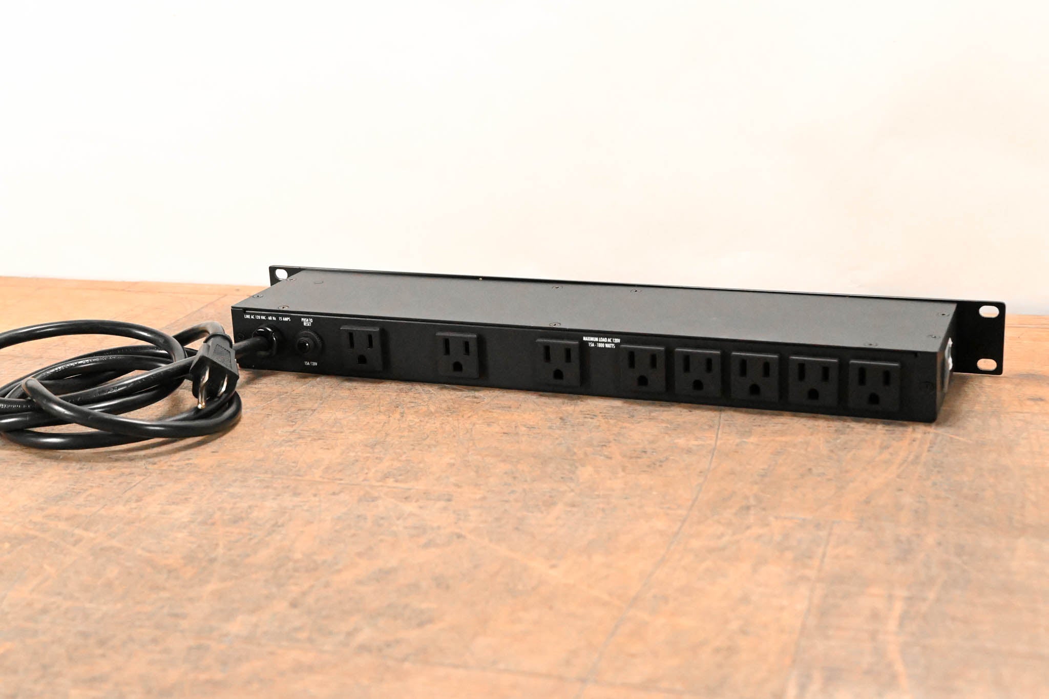 Furman M-8x2 8-Outlet Power Conditioner