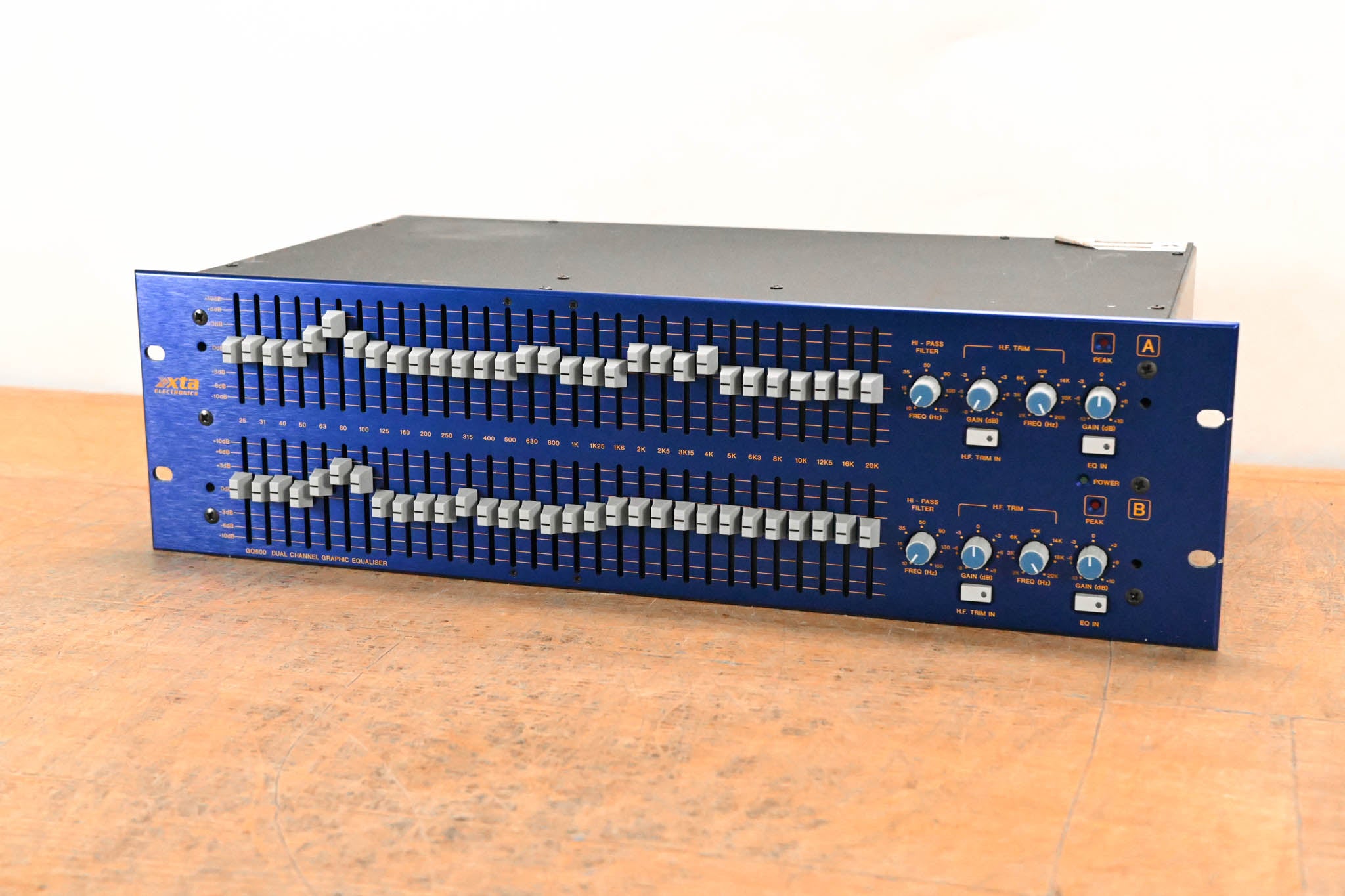 Xta Electronics GQ600 2-Channel 31-Band Graphic Equalizer
