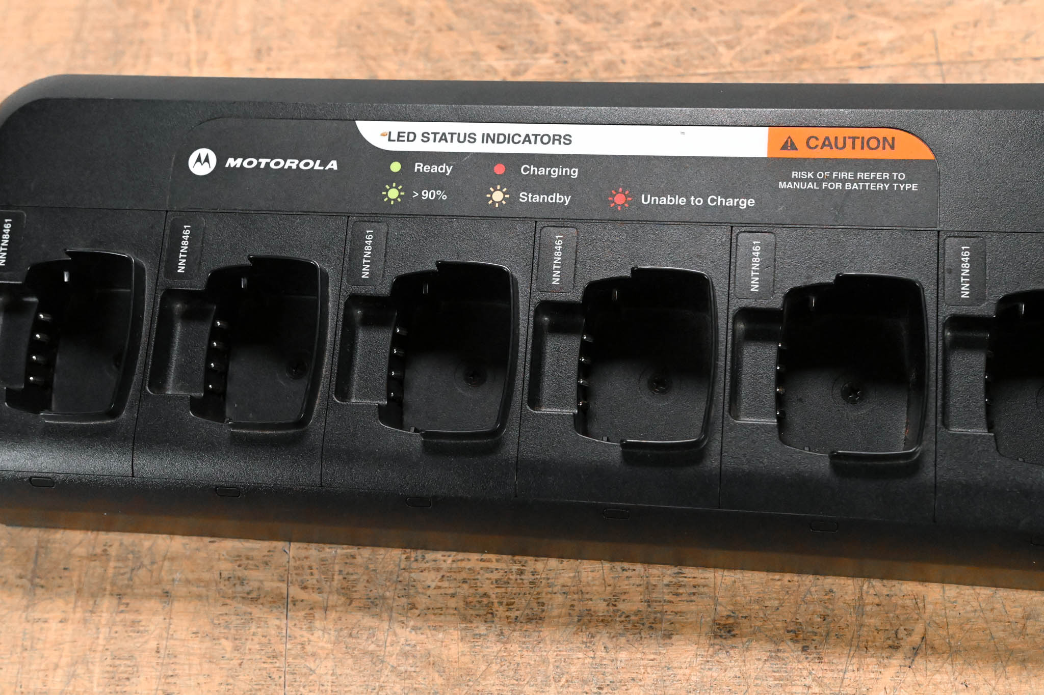 Motorola PMLN6593A 6-Bay Multi-Unit Charger Base