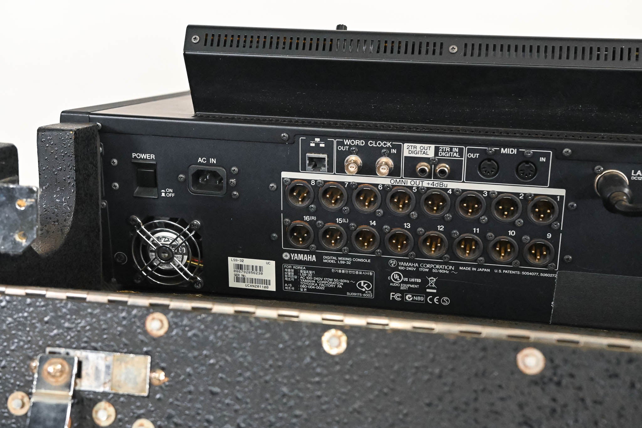 Yamaha LS9-32 32-Channel Digital Mixing Console with Road Case