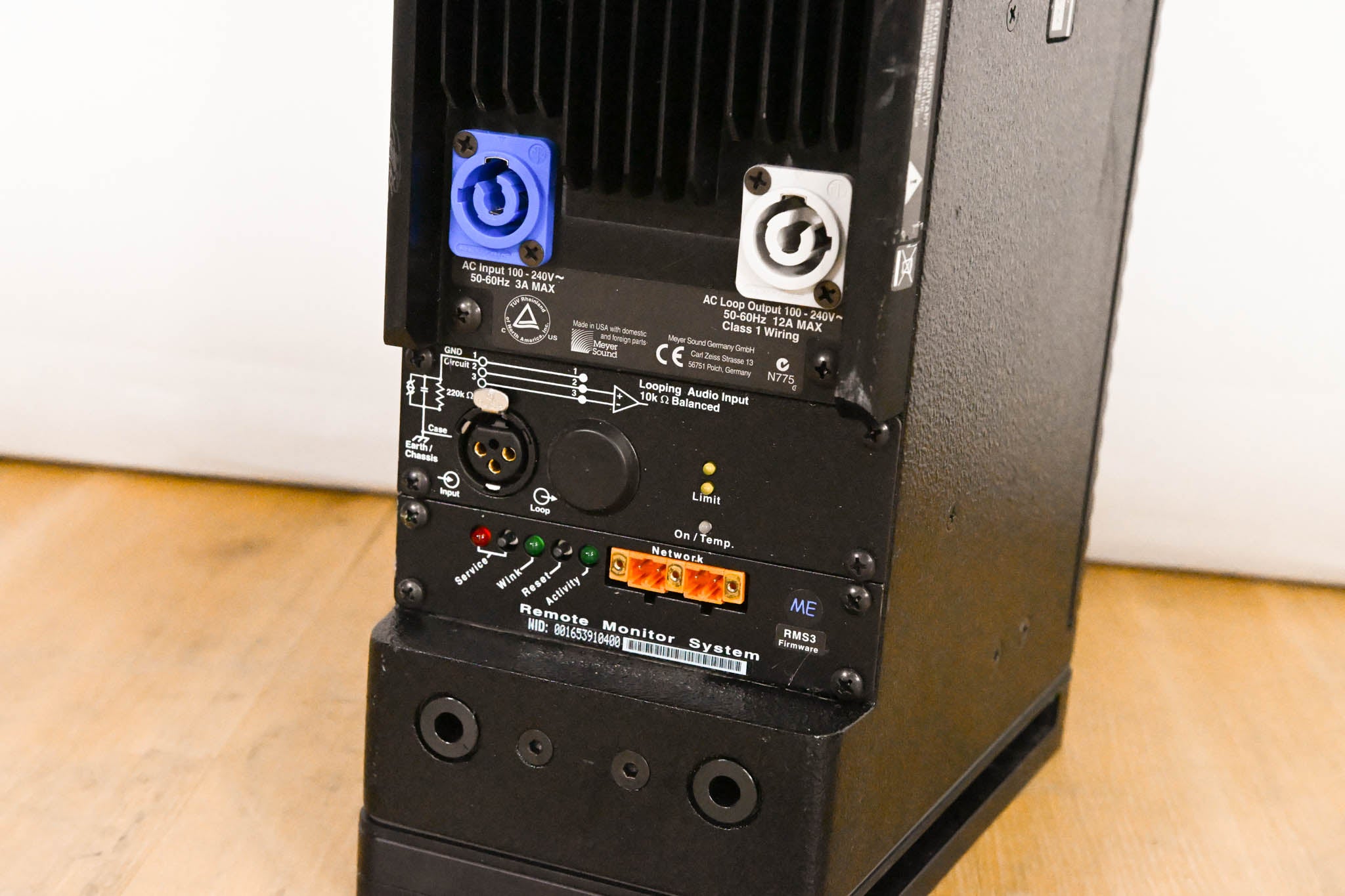 Meyer Sound M1D Ultra-Compact Curvilinear Array Loudspeaker