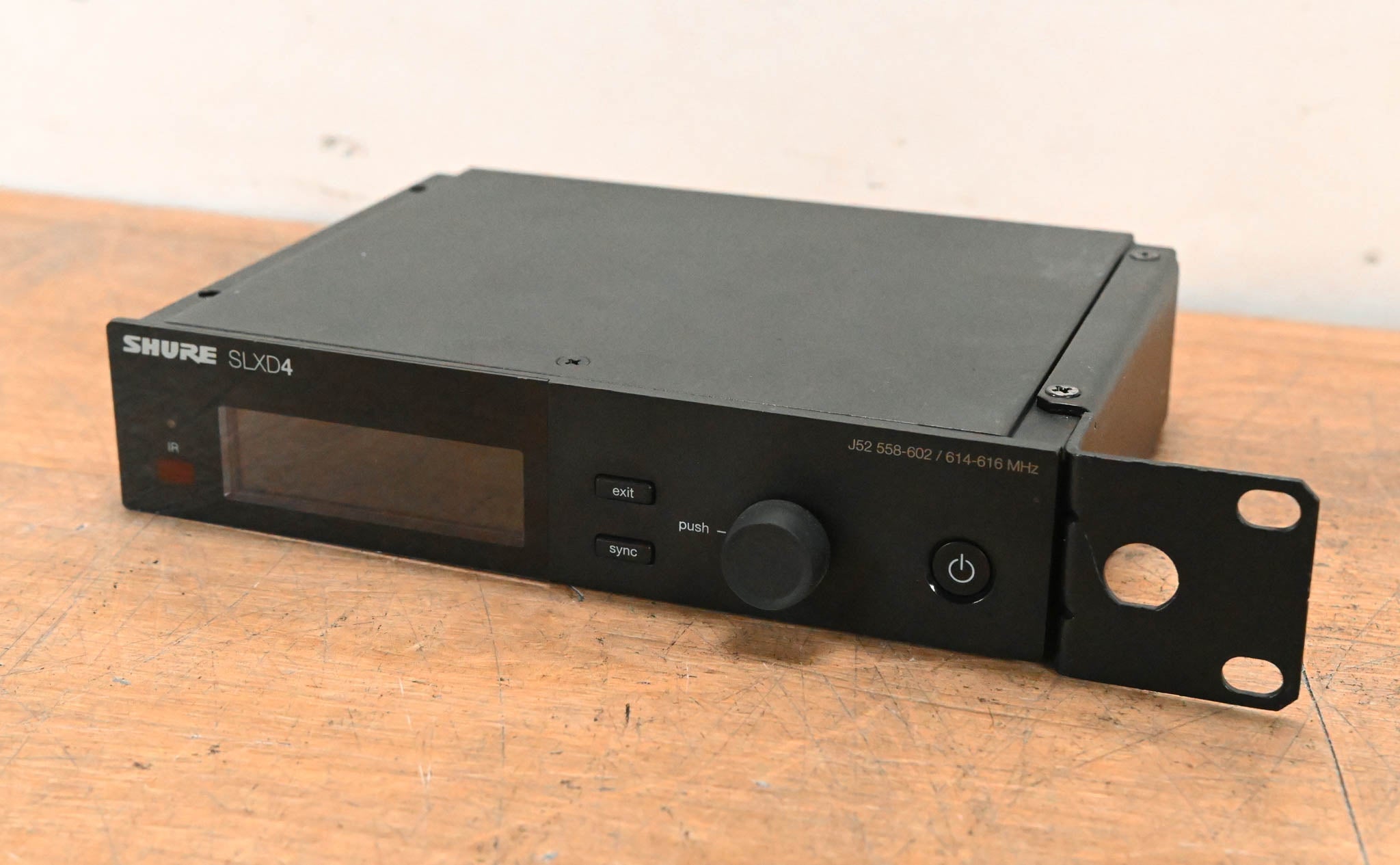 Shure SLXD4 Wireless Receiver - J52 Band: 558-602 / 614-616 MHz (NO PSU)