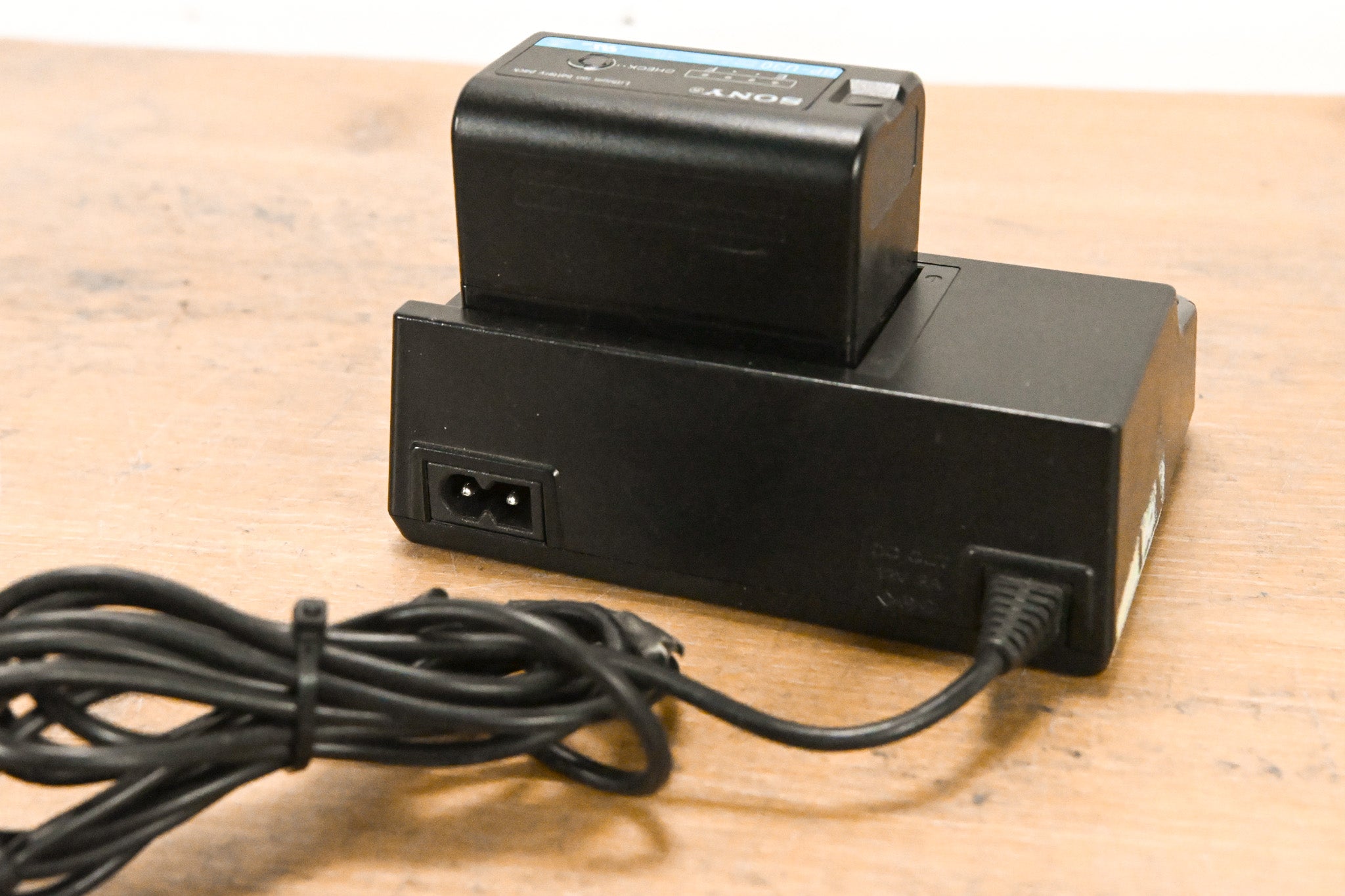 Sony BC-U1 AC Adapter/Charger with BP-U30 Battery (NO POWER SUPPLY)