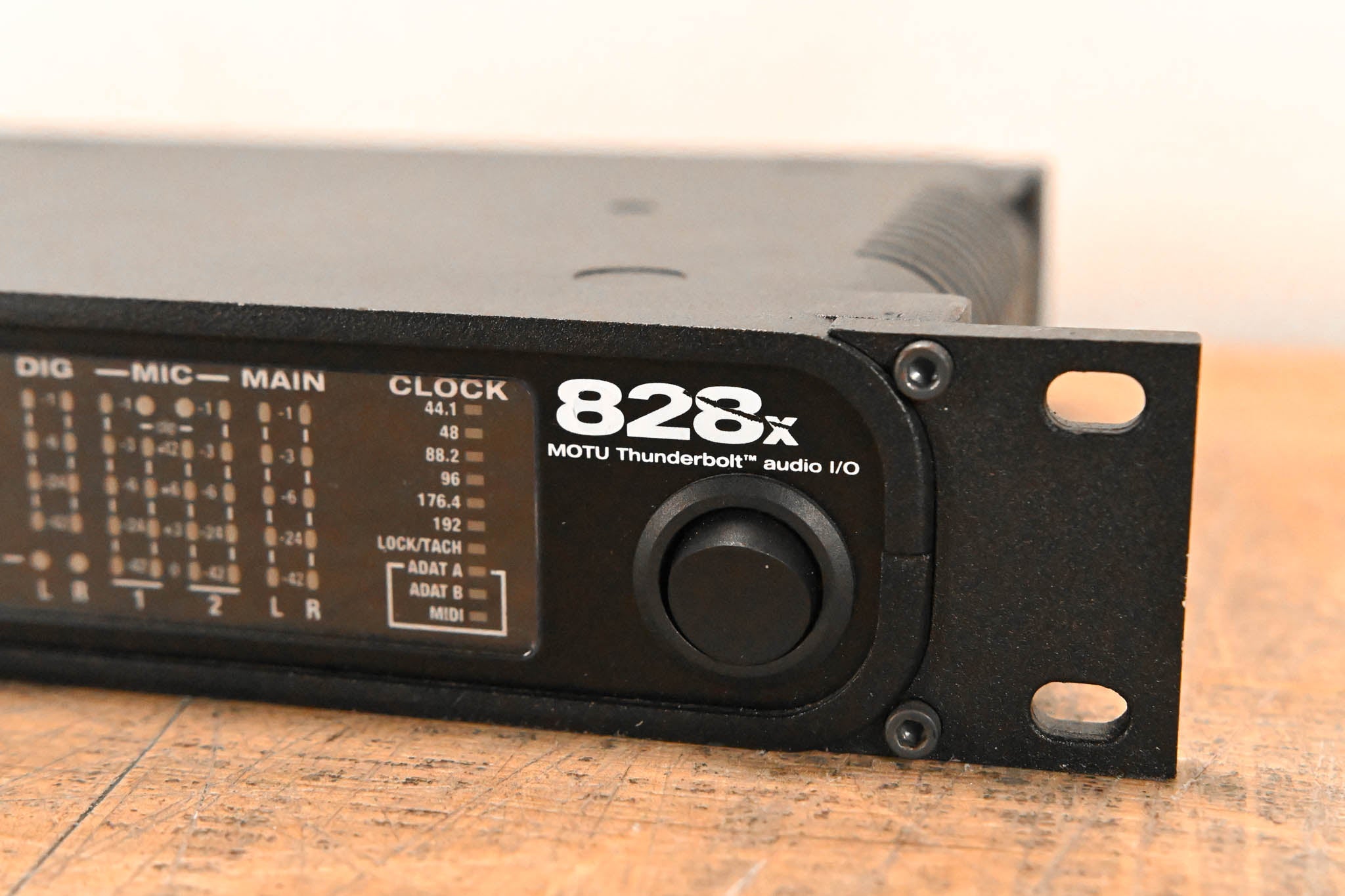 MOTU 828x 28x30 Thunderbolt / USB 2.0 Audio Interface