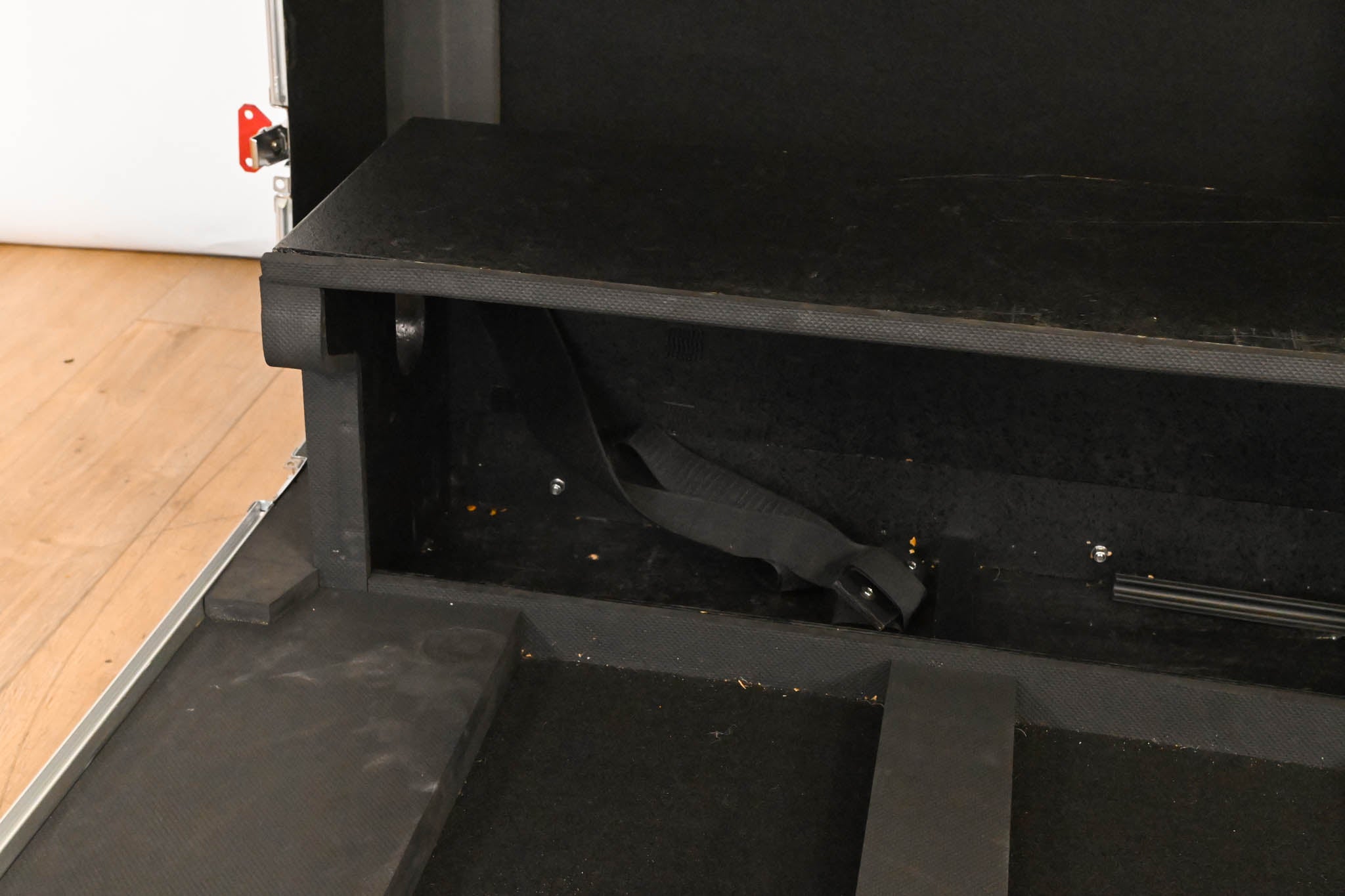 Gator Cases G-TOUR M32 ATA Road Case with Doghouse for Midas M32 Mixer