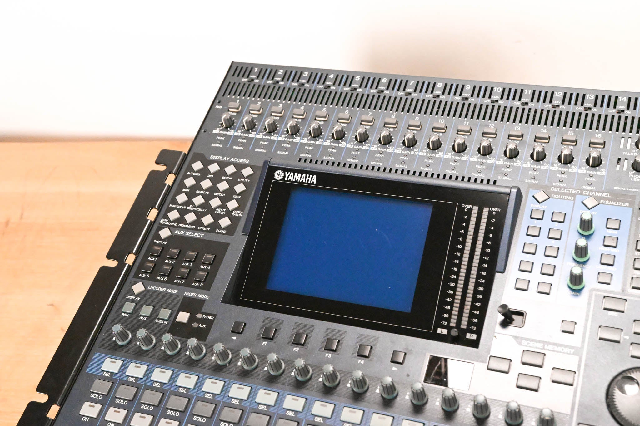 Yamaha DM1000 48-Channel Digital Audio Mixing Console