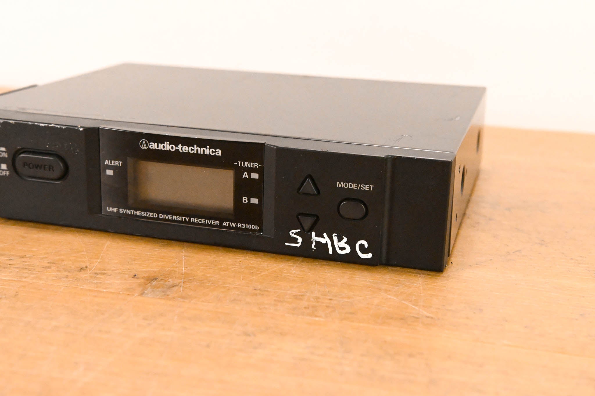 Audio-Technica ATW-R3100bC Receiver w/AEW-T4100 Mic: 541-566MHz (NO PSU)