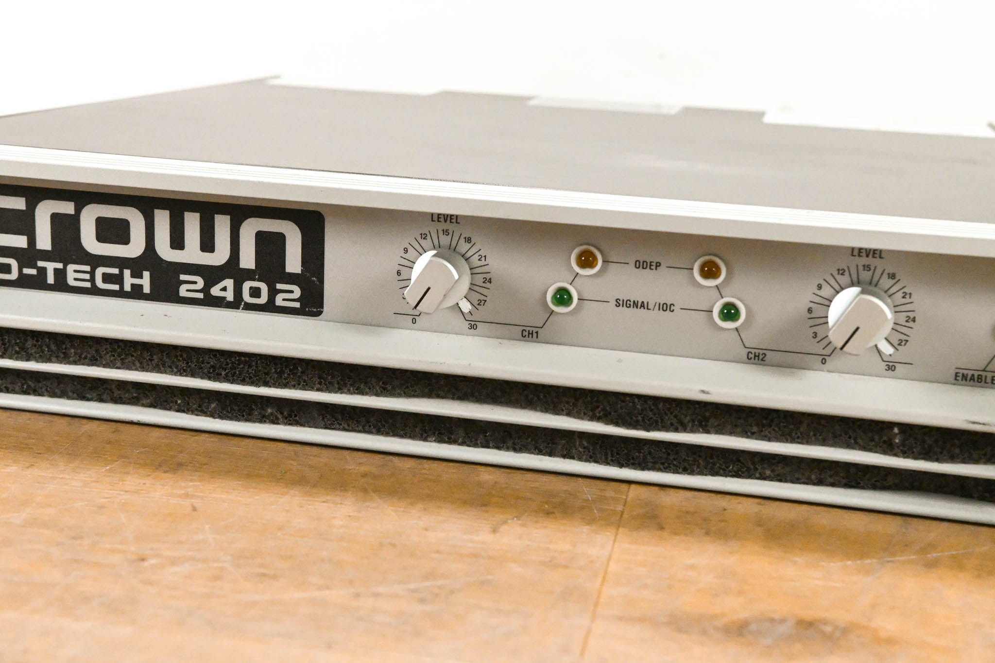 Crown Macro-Tech 2402 2-Channel Power Amplifier