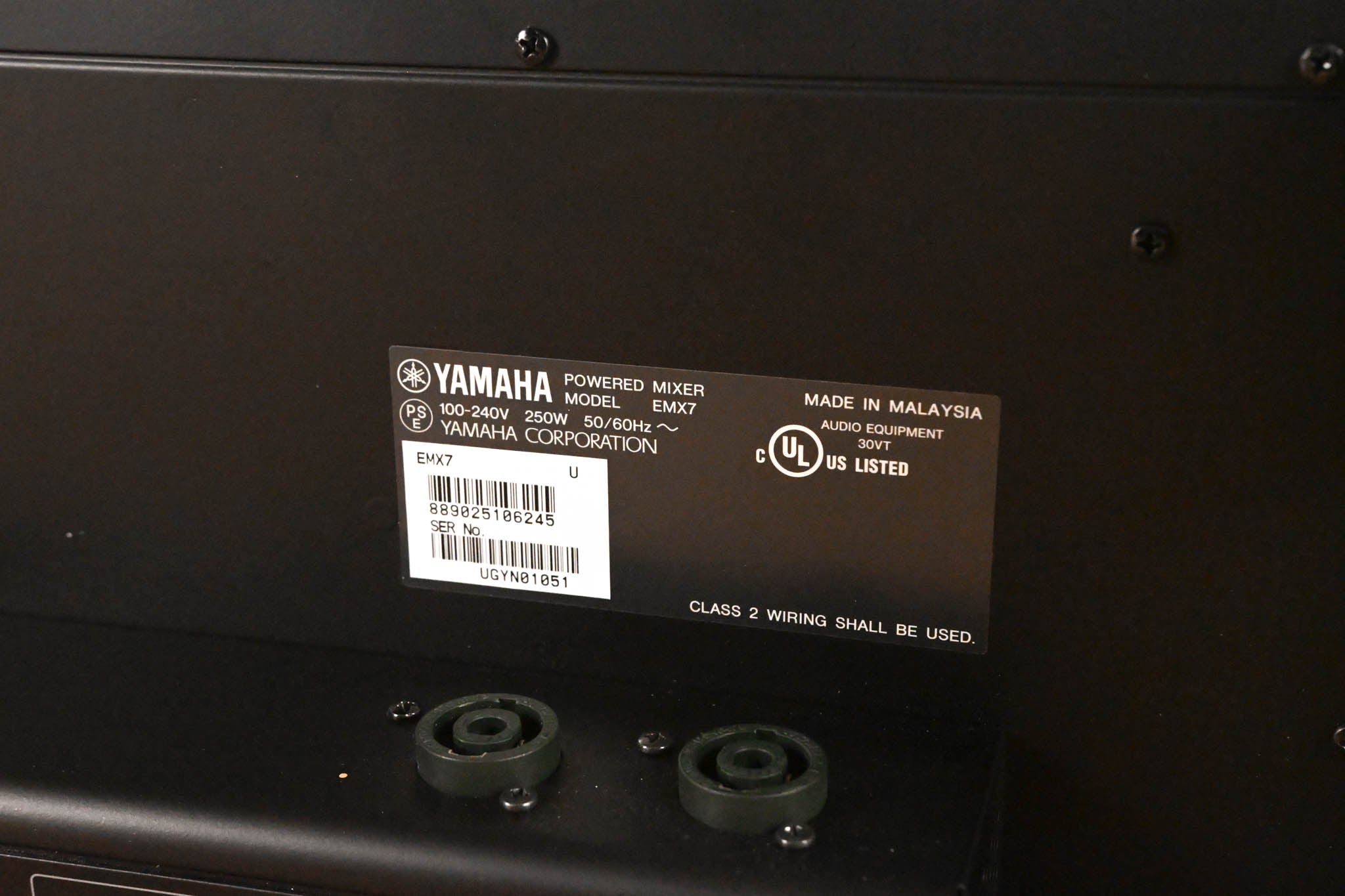 Yamaha EMX7 12-Channel 1420W Powered Mixer