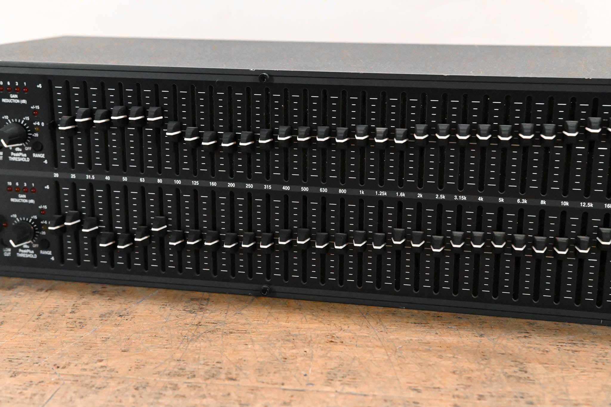 dbx 2231 Dual-Channel 31-Band Graphic Equalizer/Limiter