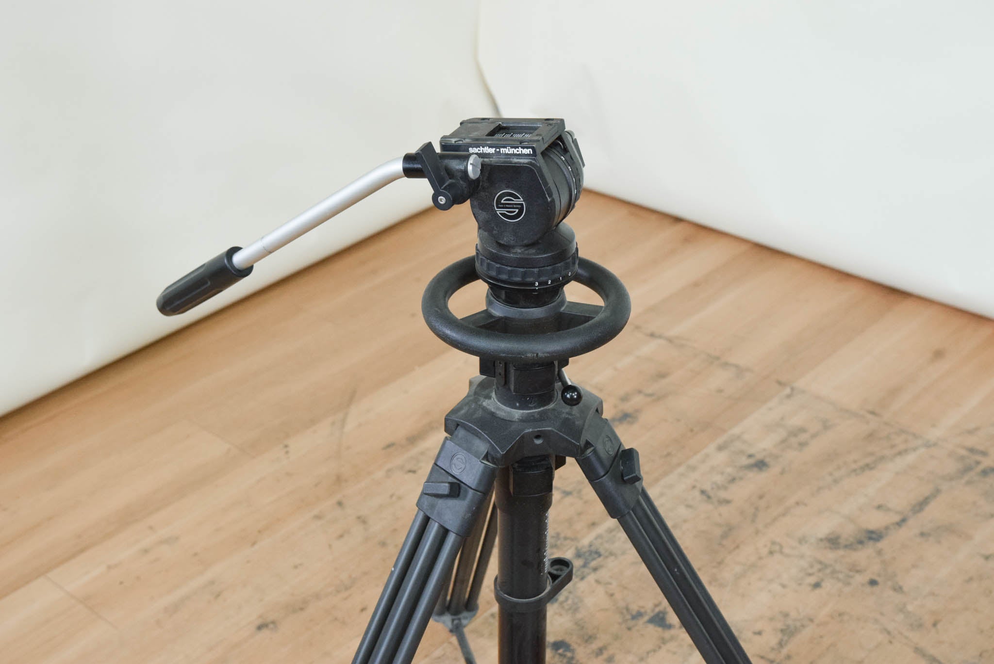 Sachtler-München Video 14 Fluid Head with Tripod