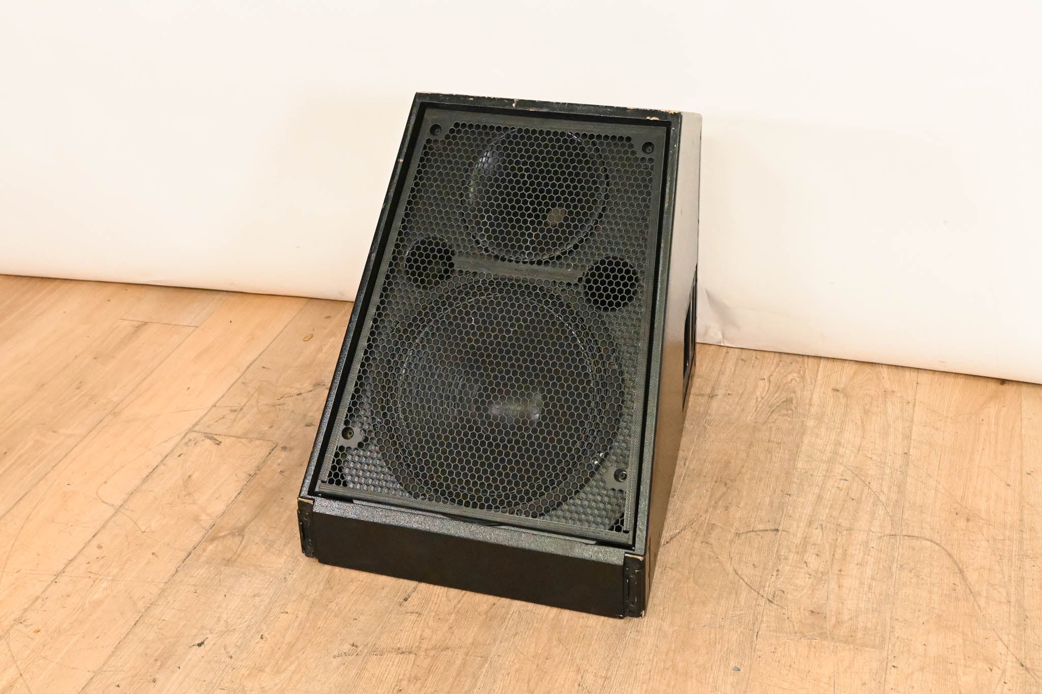 Meyer Sound DF-4 Medium-Throw Down Fill Self-Powered Loudspeaker