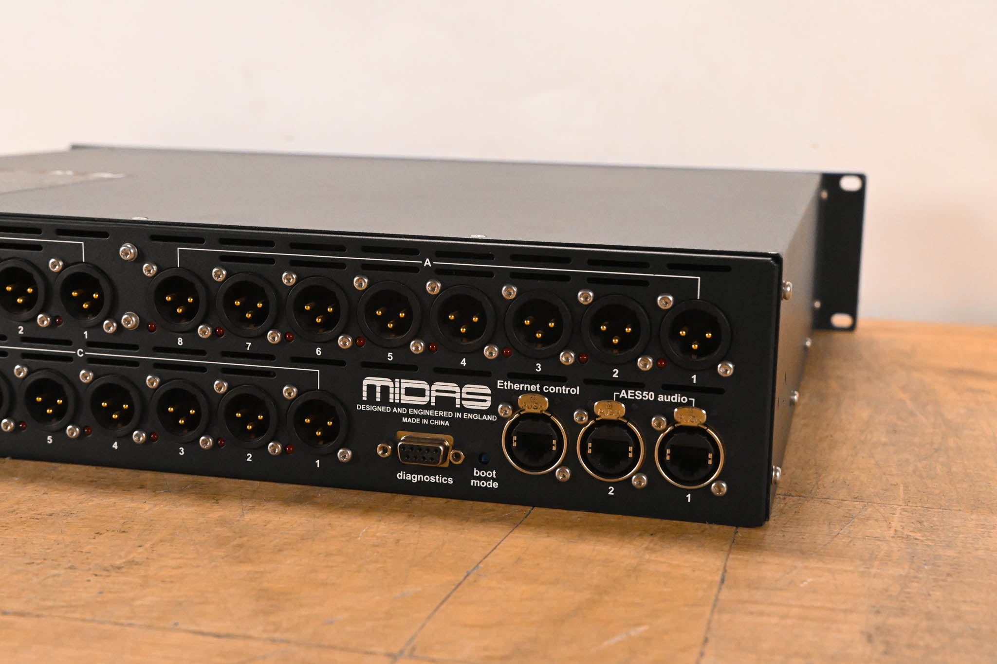 Midas DL152 PRO Series 24-Output Stage Box