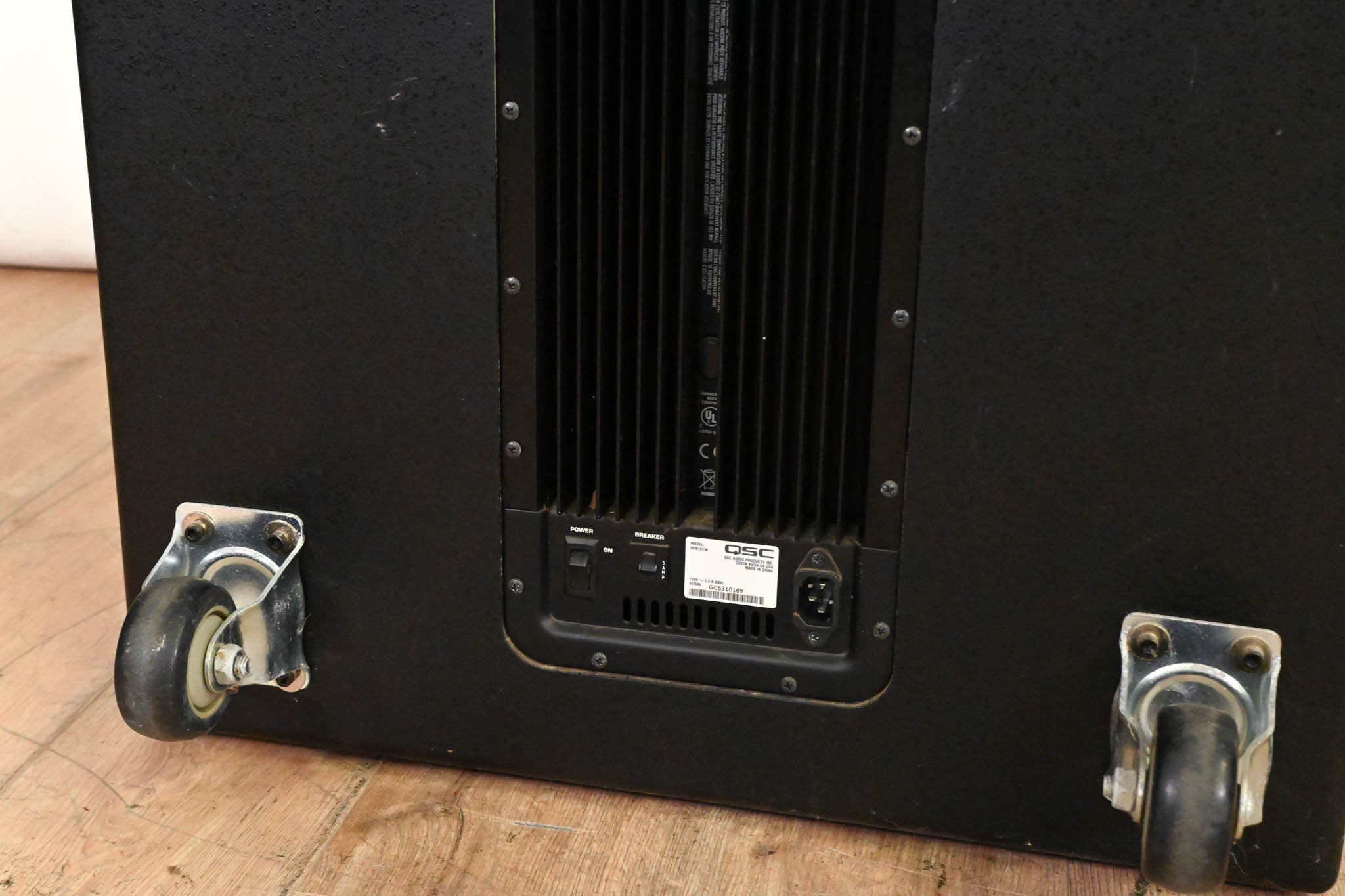QSC HPR181W 18" Powered Subwoofer