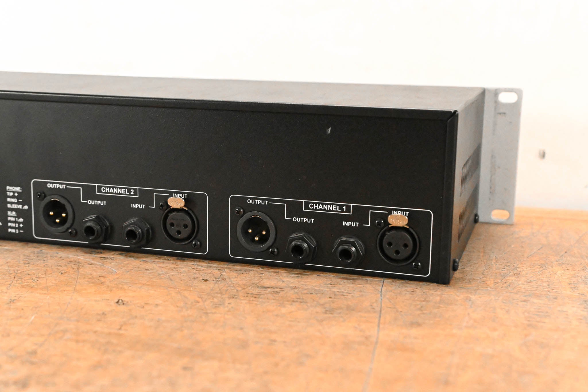 dbx 231s Two-Channel 31-Band Equalizer