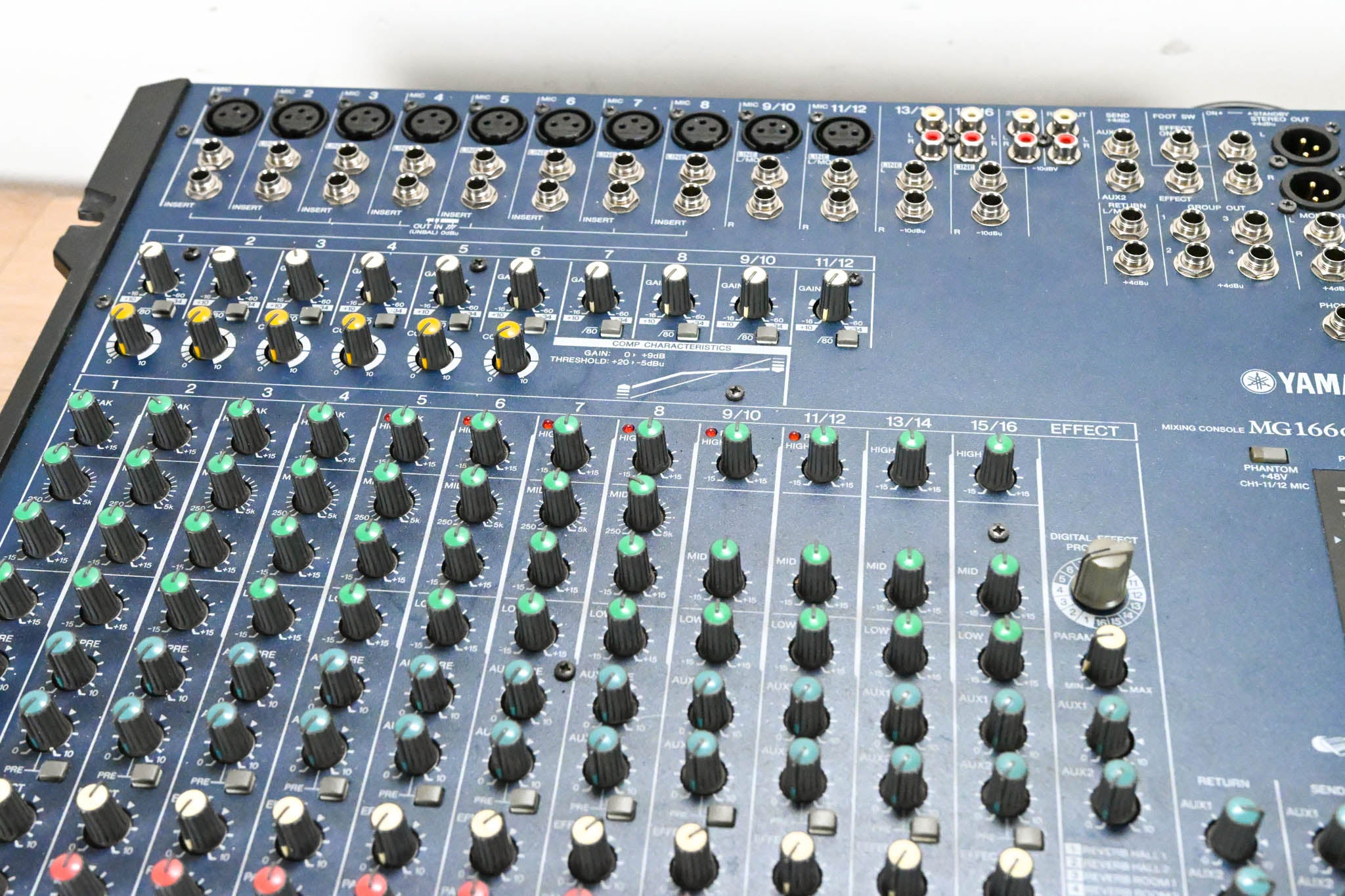 Yamaha MG166CX-USB 16-Channel 4-Bus Rack-Mountable Mixer with USB