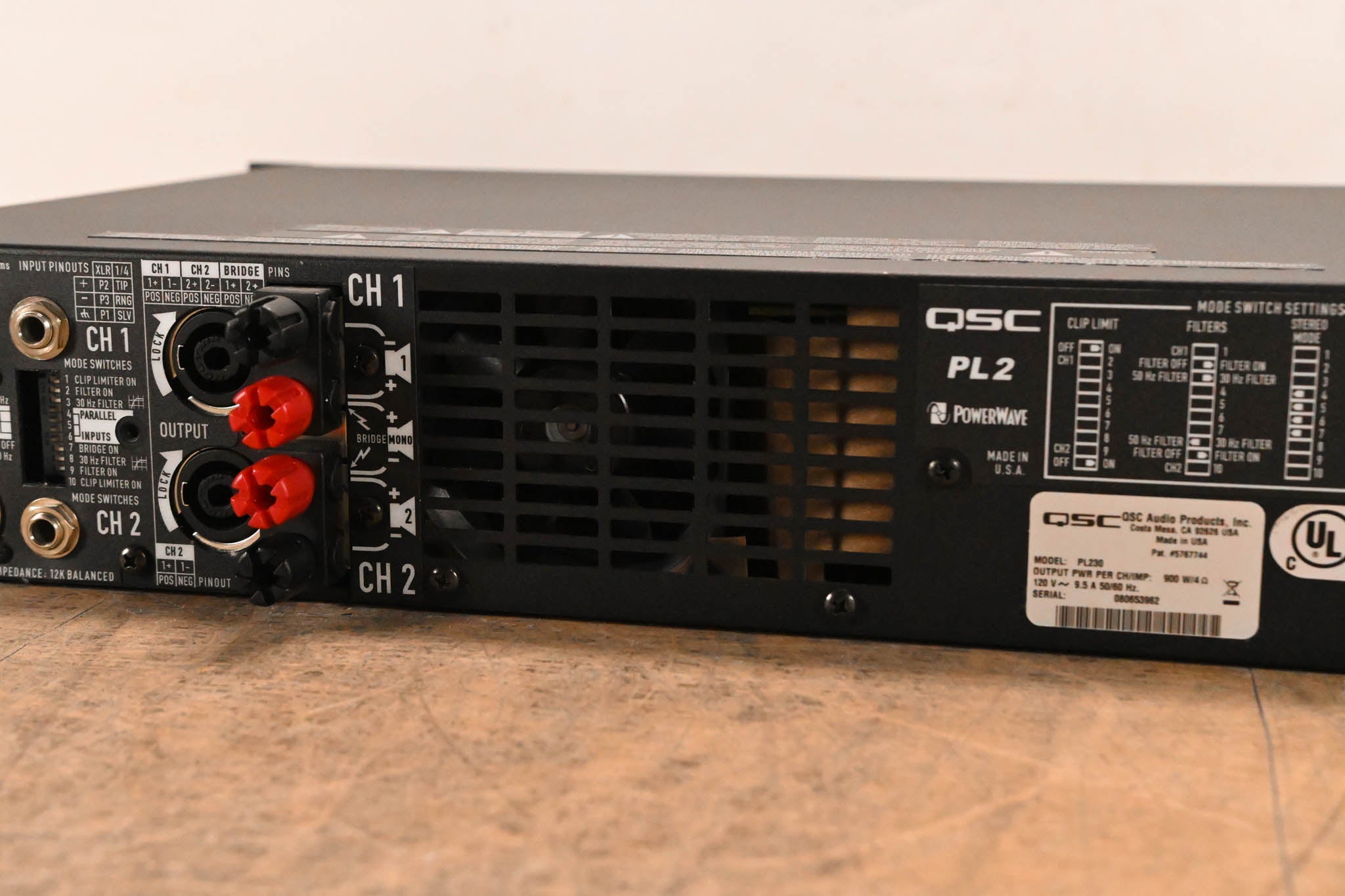 QSC PL230 PowerLight 2 Series 2-Channel 1500W Power Amplifier