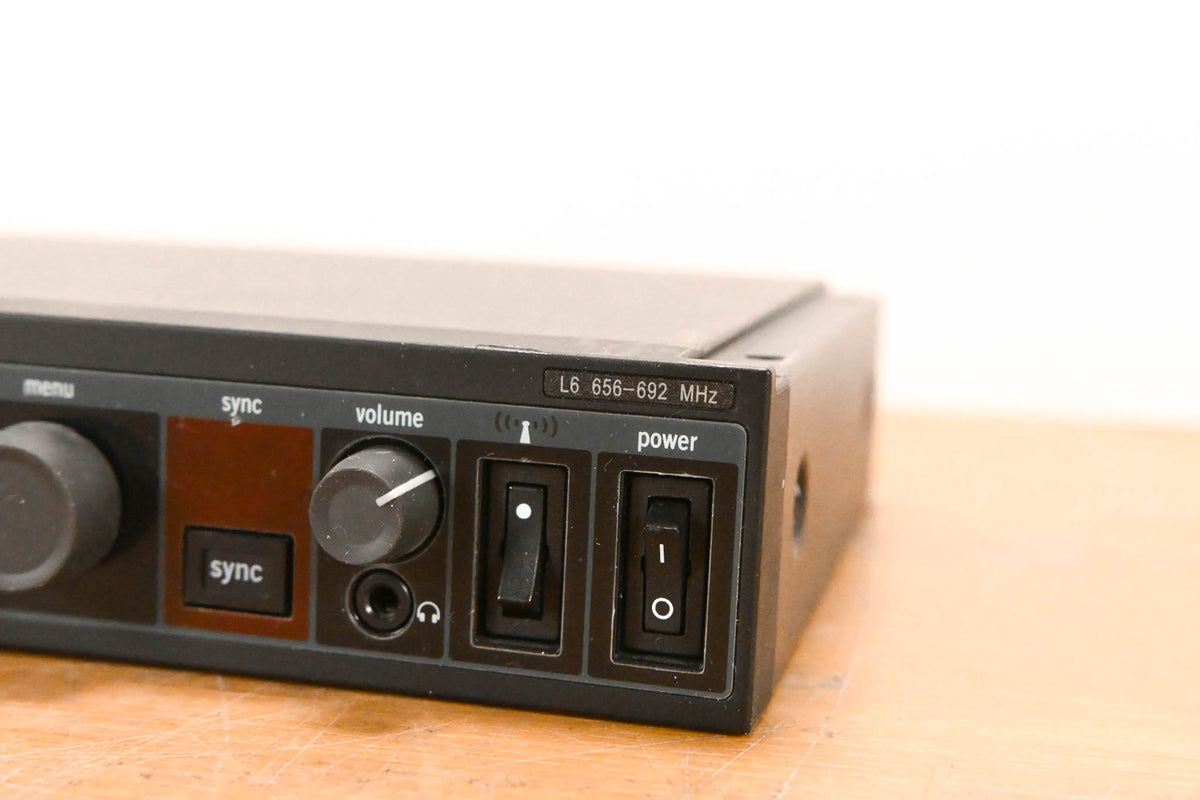 Shure PSM 900 Wireless IEM System L6 Band: 656-692 MHz (NO POWER SUPPLY)