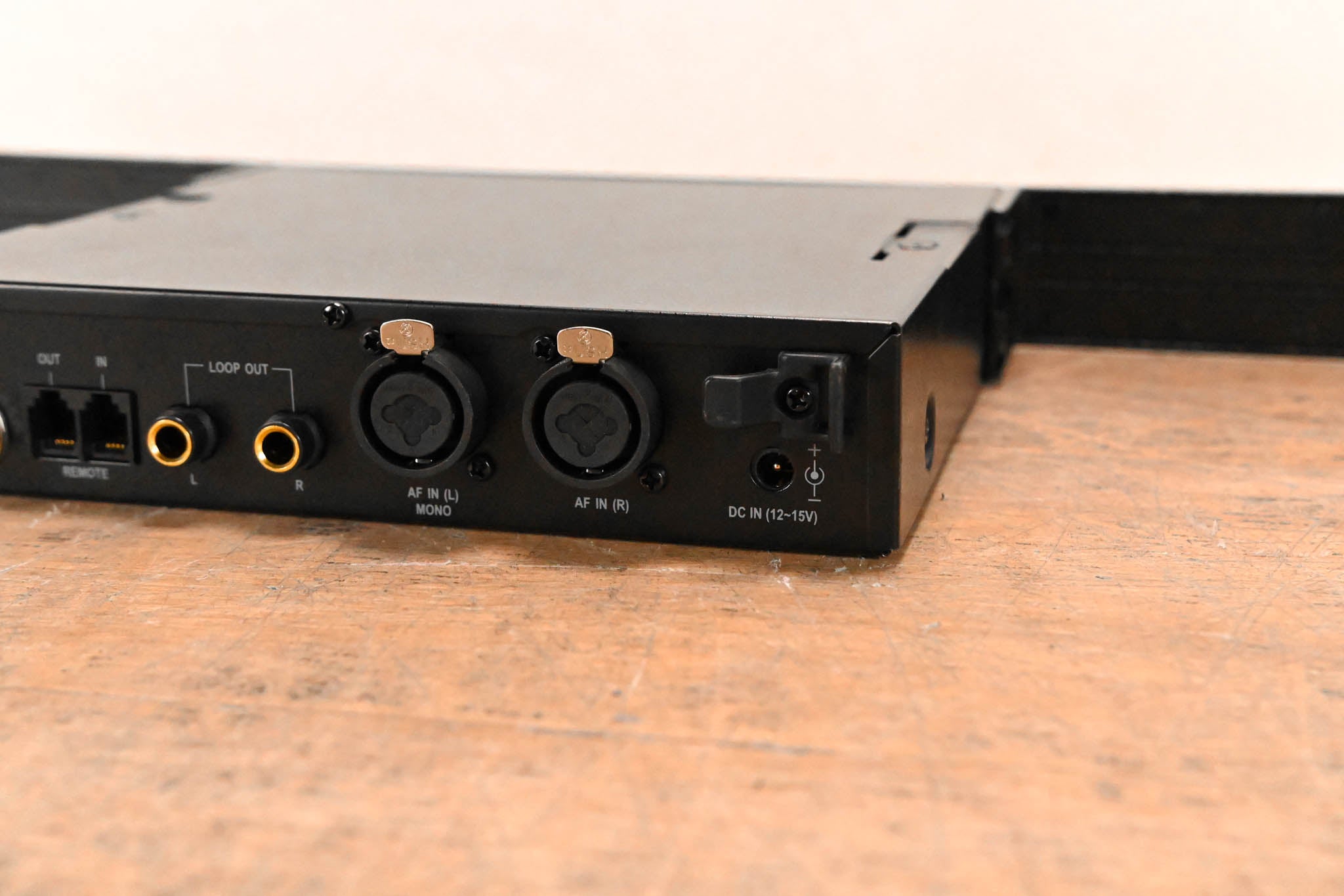 Mipro MI-909T UHF Digital Stereo Transmitter - 5E Band (NO POWER SUPPLY)
