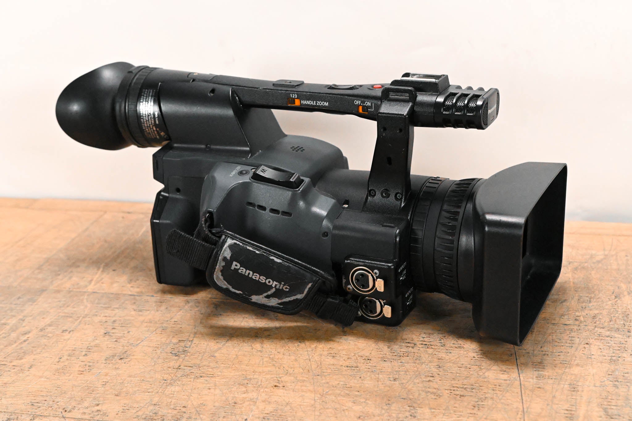 Panasonic AG-HPX170P P2HD Solid-State Camcorder