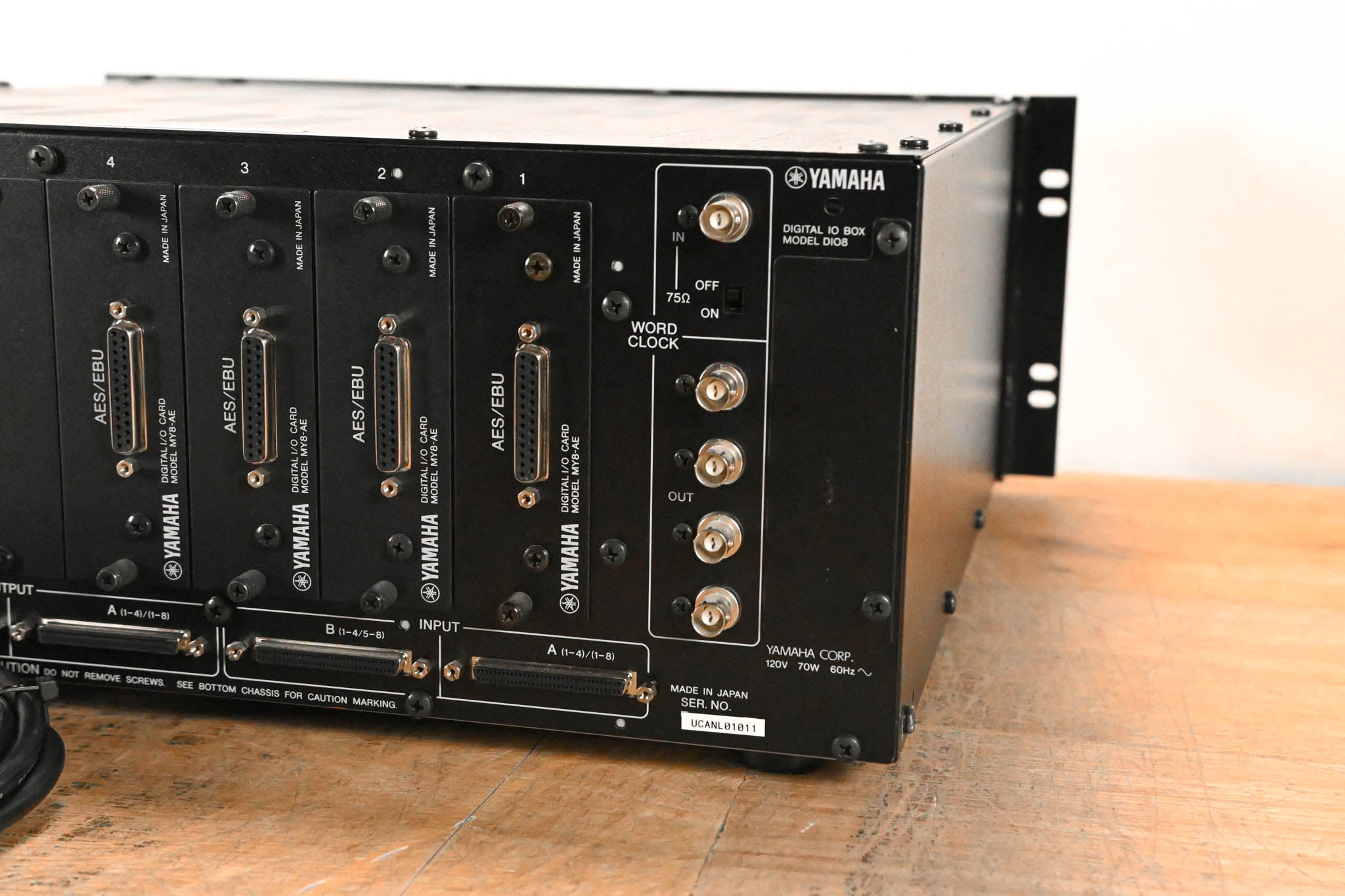 Yamaha DIO8 Digital I/O Box with 4 AES/EBU Cards