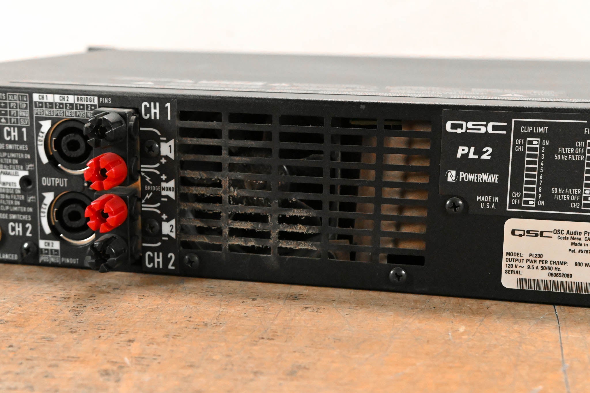 QSC PL230 PowerLight 2 Series 2-Channel 1500W Power Amplifier