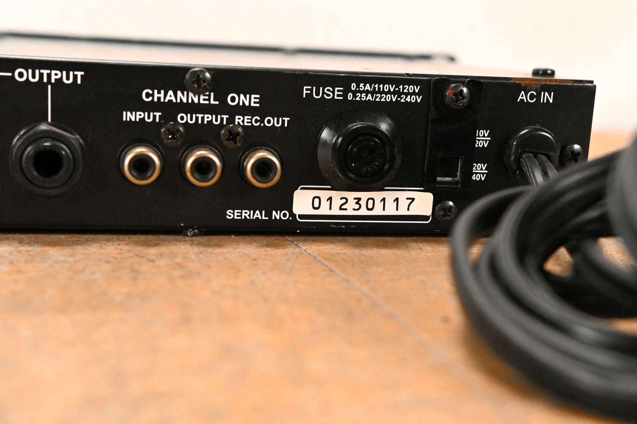 ART 343 Dual-Channel 15-Band Graphic Equalizer