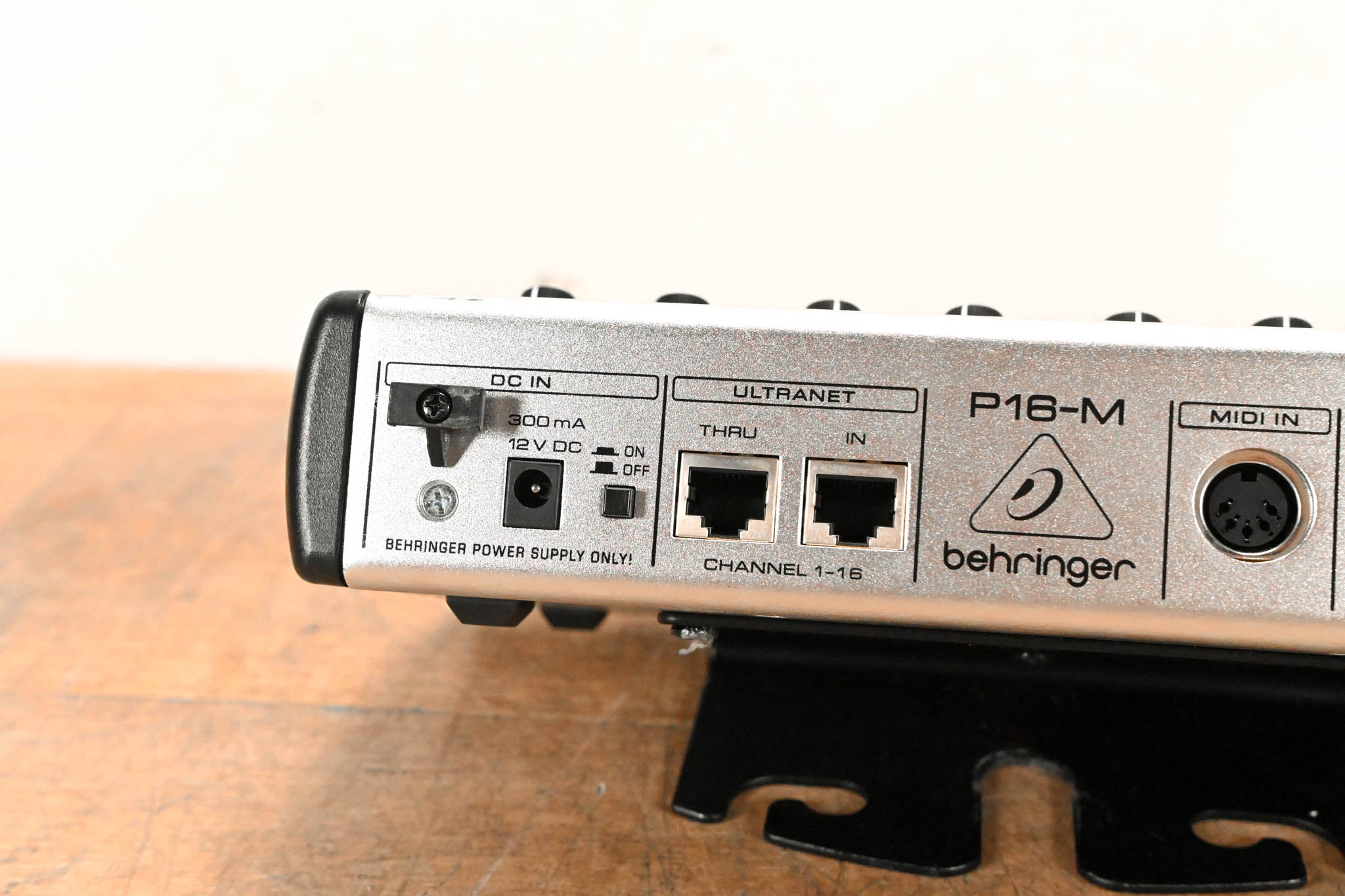 Behringer Powerplay P16-M 16-Channel Digital Personal Mixer