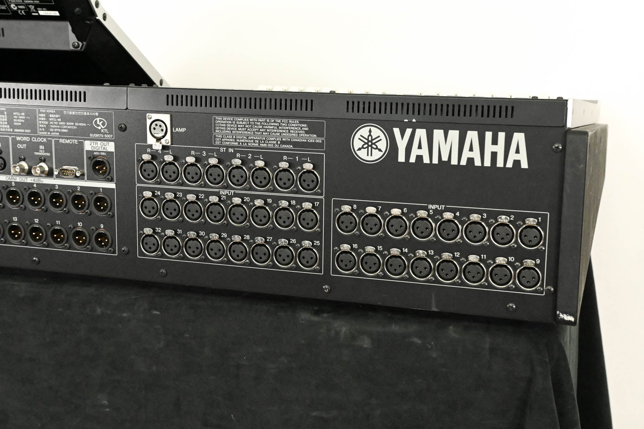 Yamaha M7CL-48 48-Channel Digital Audio Mixing Console