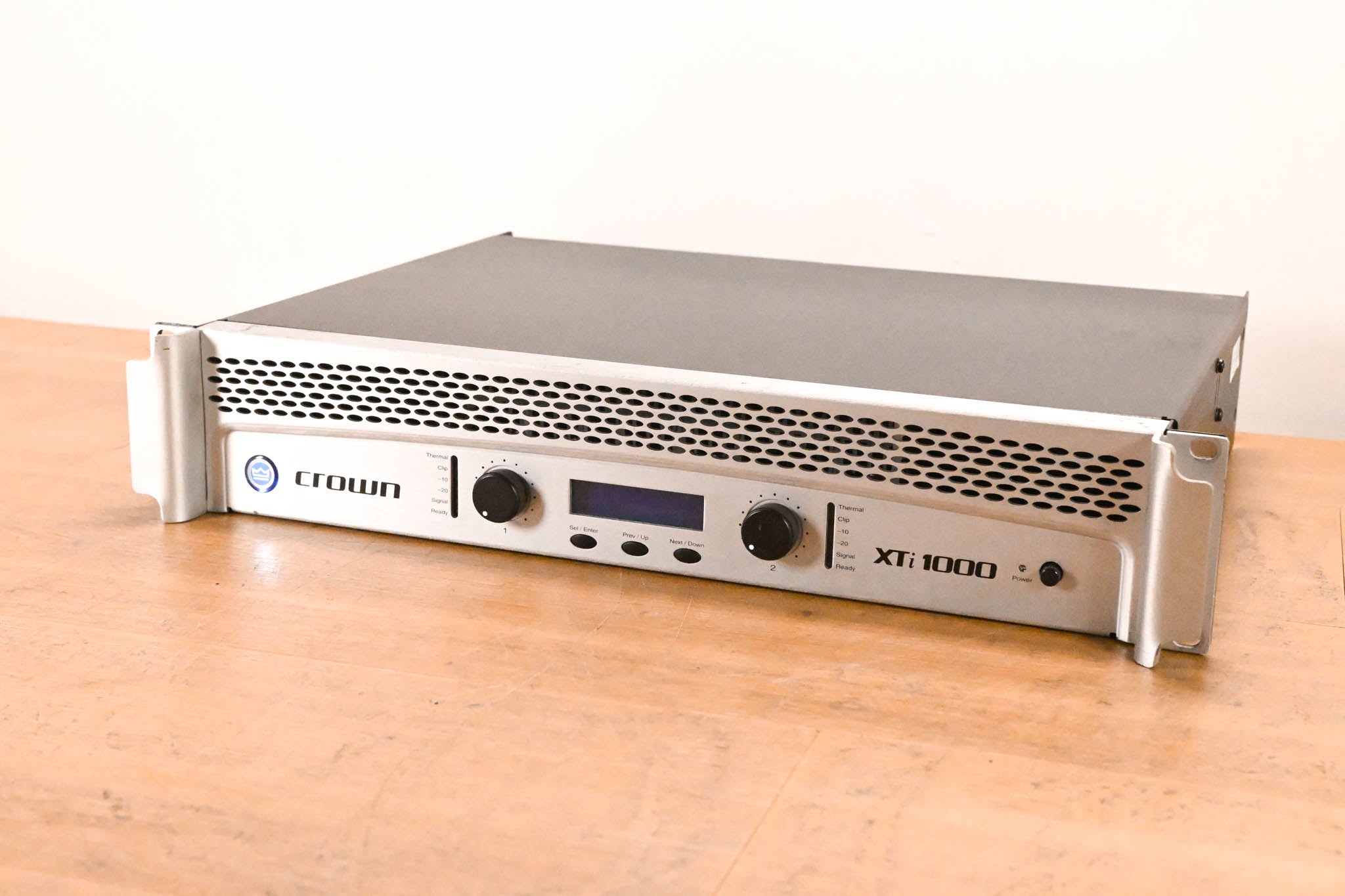 Crown XTi 1000 Stereo Power Amplifier with DSP CG010UA