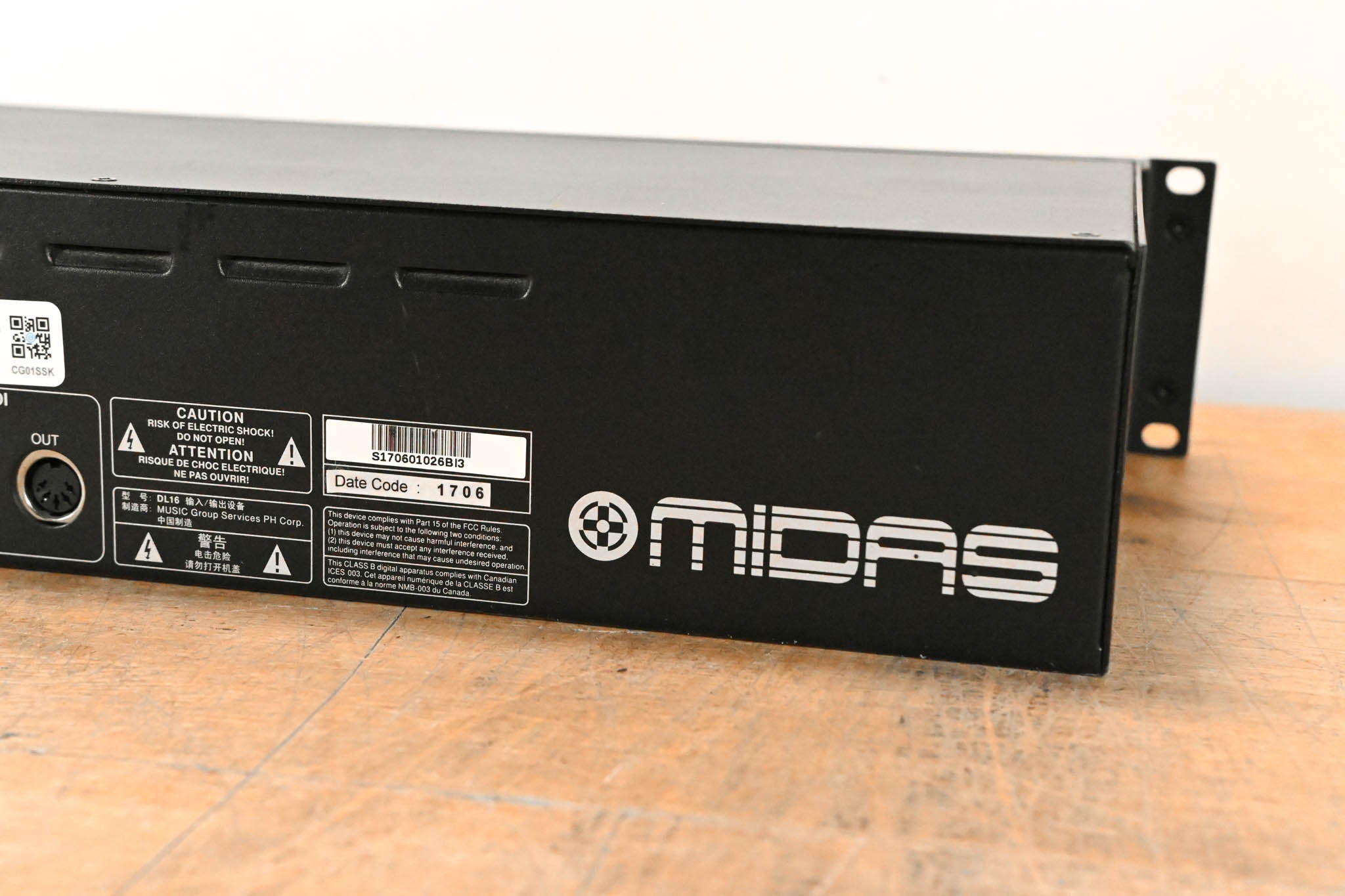 Midas DL16 16-Input, 8-Output Stage Box
