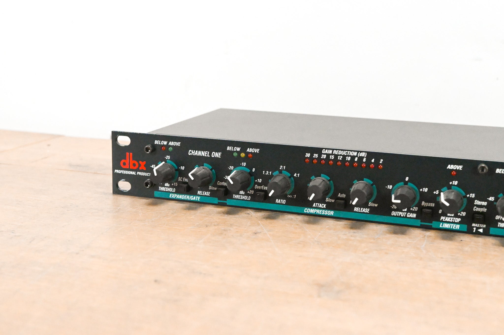 dbx 166XL 2-Channel Compressor/Limiter/Gate