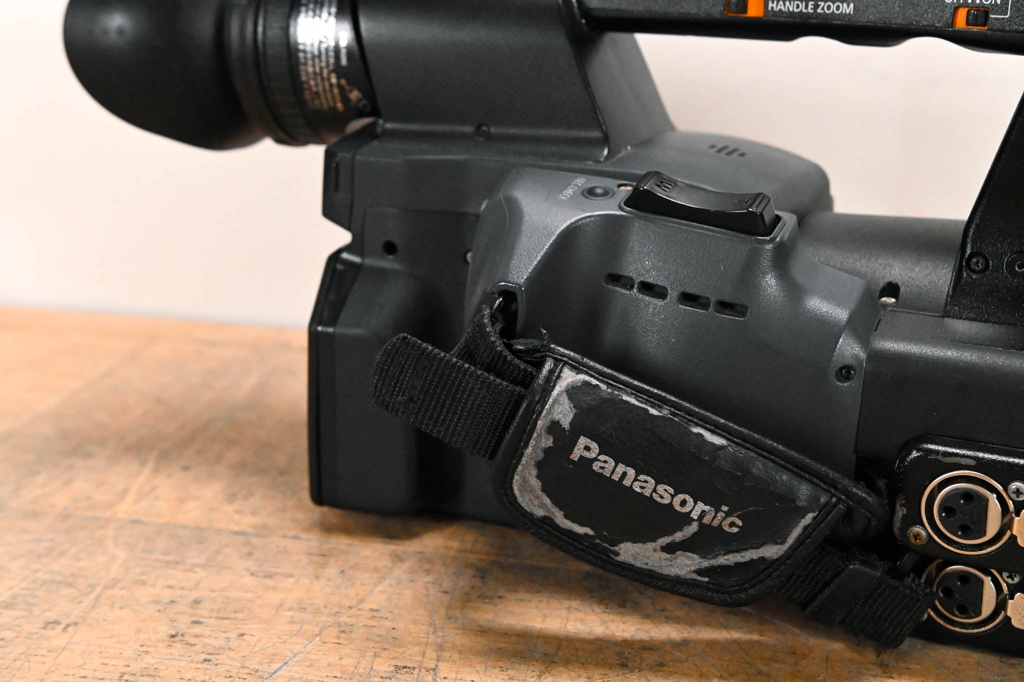 Panasonic AG-HPX170P P2HD Solid-State Camcorder
