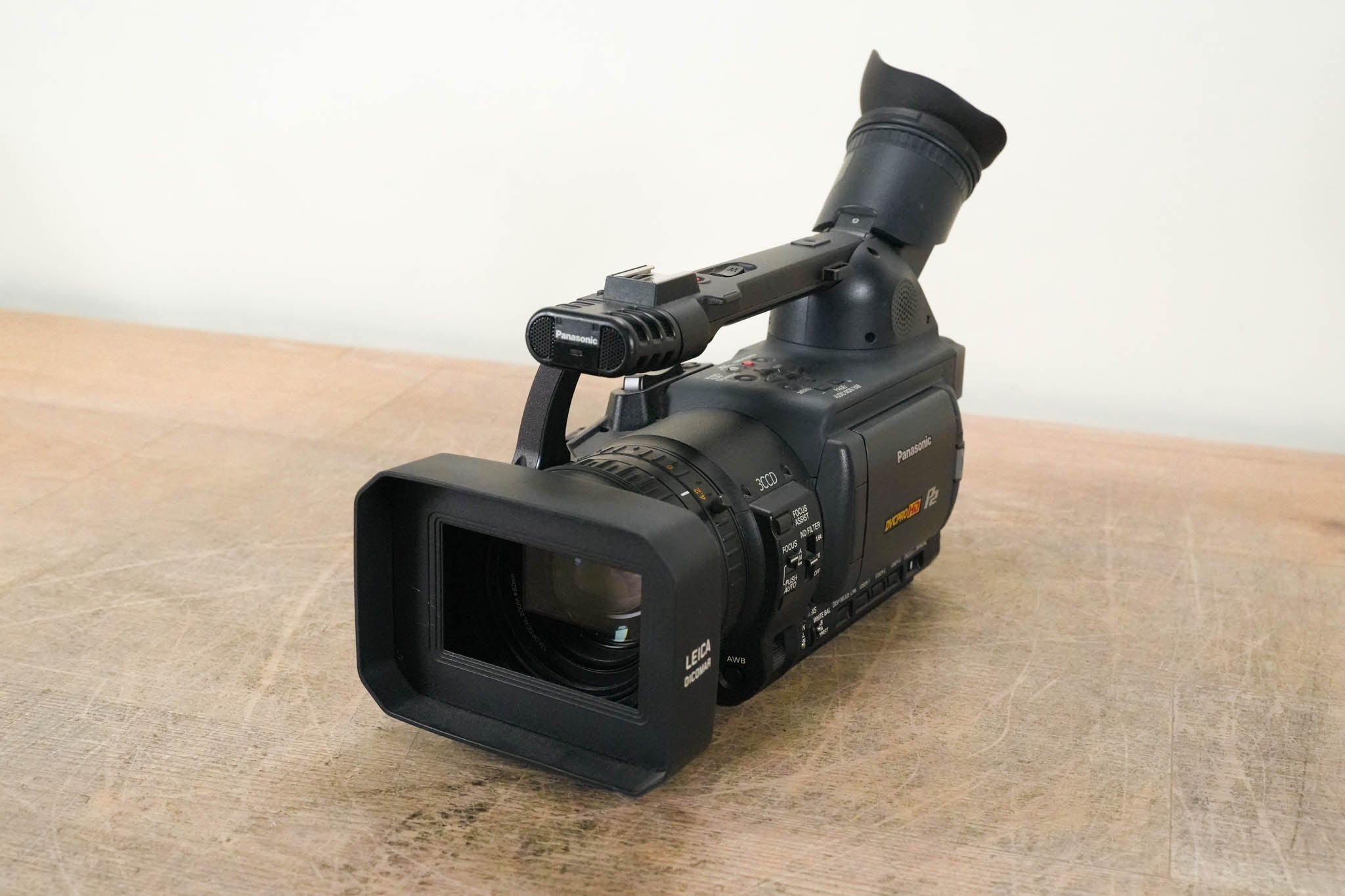 Panasonic AG-HVX200P 3-CCD P2/DVCPRO HD Format Camcorder