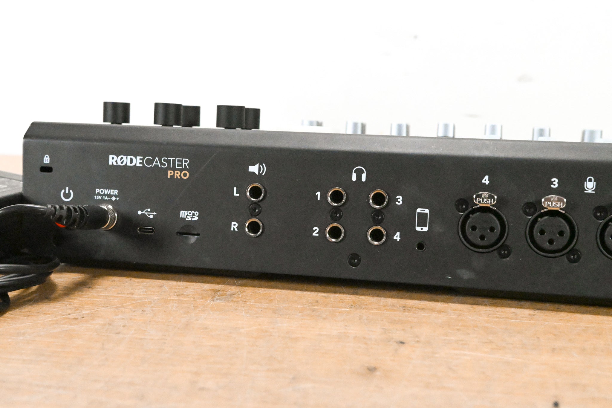 RØDE Rodecaster Pro Integrated Podcast Production Studio